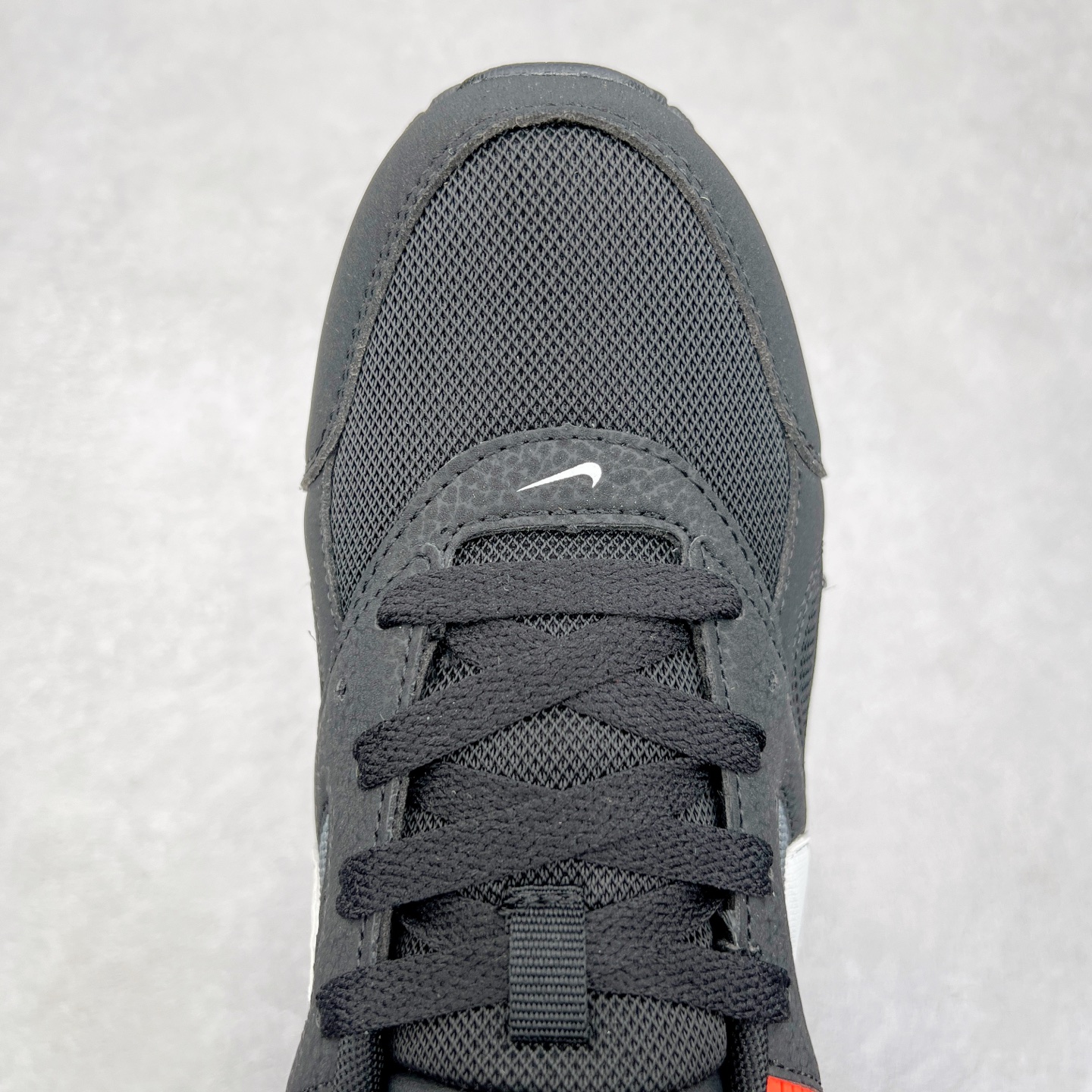 图片[4]-＃MX版 NK Air MAX 90 气垫复古减震跑步鞋 580518-016 经典重温 独家陆续补货 外单专供大厂出品 品质稳定 一百余色 终端操作 Air Max 90于1990年推出 来自Air Max系列 在Air Max 1的基础上改进而得 增加了气垫面积 外型上也更为流线 最特別的就是加入了菱纹塑胶嵌板 为Air Max 90增添了许多潮流气息 皮革鞋面 造就出色耐穿性和支撑力 Max Air缓震配置搭配泡棉中底 令Air Max 90轻盈而舒适 华夫格橡胶外底 铸就Air Max 90非凡的抓地力 而Air Max 90不仅是一双跑鞋 它成功跨越了时间的演进 成为了球鞋文化与潮流圈中最熟为人知的鞋款之一 尺码：36 36.5 37.5 38 38.5 39 40 40.5 41 42 42.5 43 44 44.5 45-选品中心