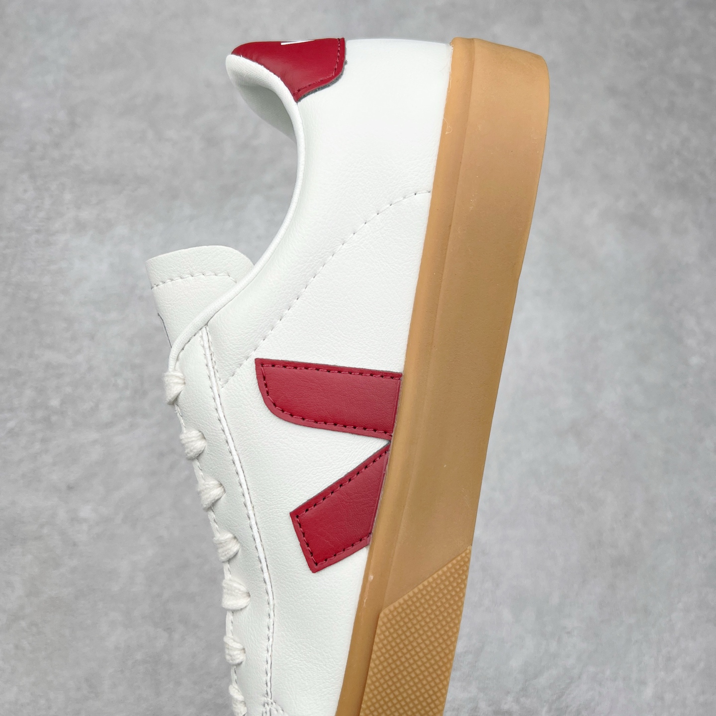 图片[7]-＃福利特价 Veja Leather Extra Sneakers 法国国民V字经典小白板鞋 #Ins爆款 街拍频繁上镜 春季入夏简约百搭款 全头层进口牛皮 舒适面革内里 广东厂 高端主打色系全网热销中 所售渠道大致由代购渠道 尺码：35 36 37 38 39 40 41 42 43 44 45-选品中心