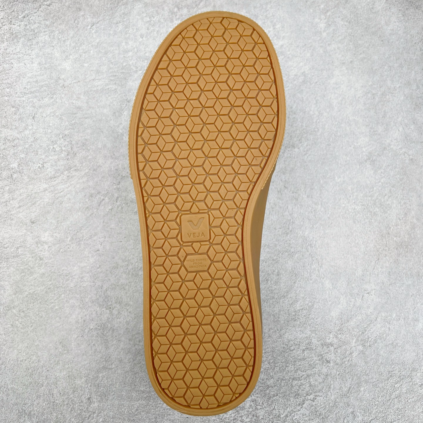 图片[9]-＃福利特价 Veja Leather Extra Sneakers 法国国民V字经典小白板鞋 #Ins爆款 街拍频繁上镜 春季入夏简约百搭款 全头层进口牛皮 舒适面革内里 广东厂 高端主打色系全网热销中 所售渠道大致由代购渠道 尺码：35 36 37 38 39 40 41 42 43 44 45-选品中心