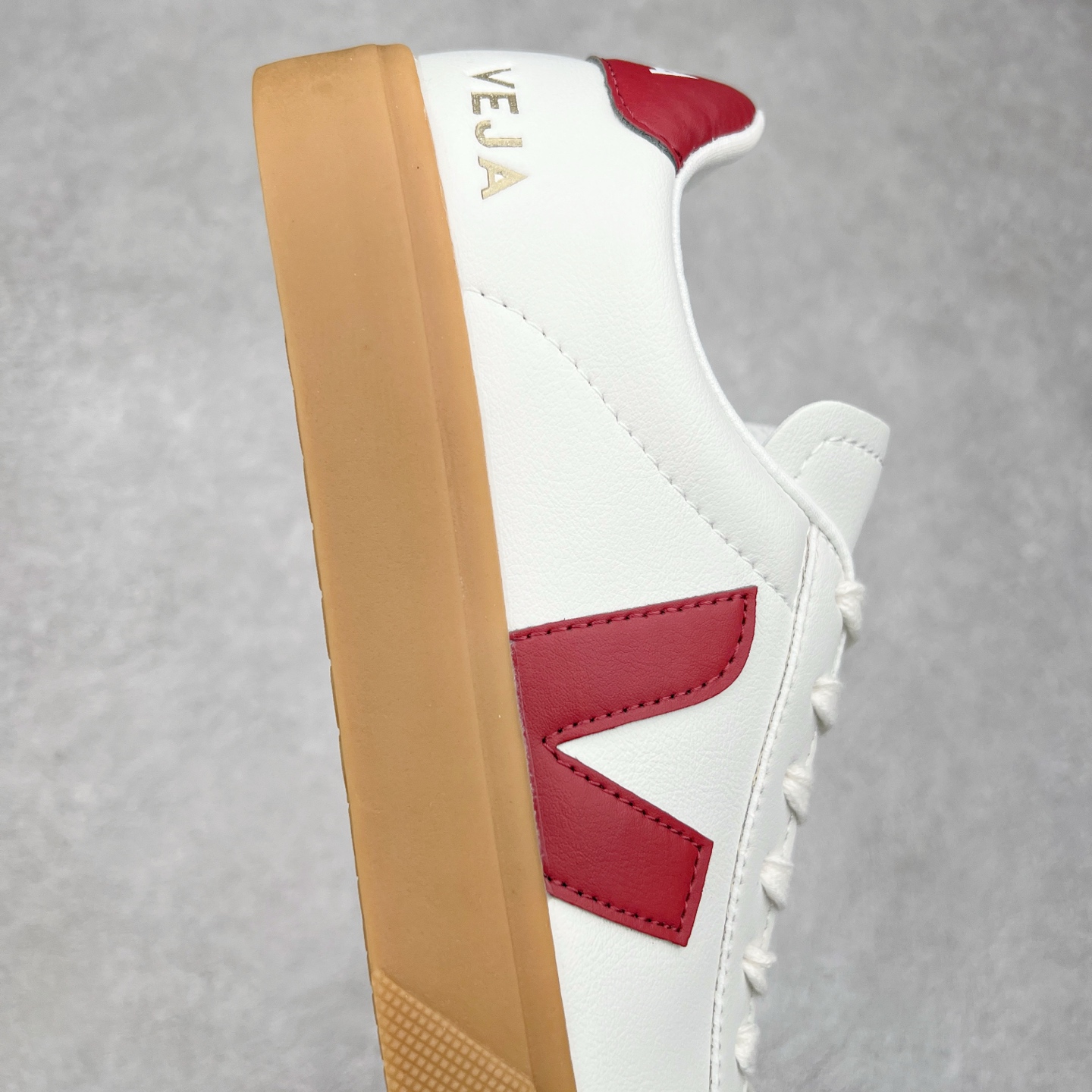 图片[6]-＃福利特价 Veja Leather Extra Sneakers 法国国民V字经典小白板鞋 #Ins爆款 街拍频繁上镜 春季入夏简约百搭款 全头层进口牛皮 舒适面革内里 广东厂 高端主打色系全网热销中 所售渠道大致由代购渠道 尺码：35 36 37 38 39 40 41 42 43 44 45-选品中心