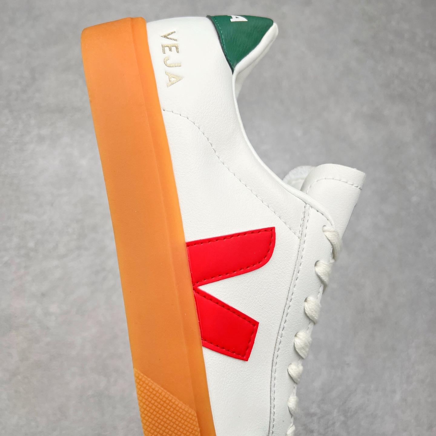 图片[6]-＃福利特价 Veja Leather Extra Sneakers 法国国民V字经典小白板鞋 #Ins爆款 街拍频繁上镜 春季入夏简约百搭款 全头层进口牛皮 舒适面革内里 广东厂 高端主打色系全网热销中 所售渠道大致由代购渠道 尺码：35 36 37 38 39 40 41 42 43 44 45-选品中心