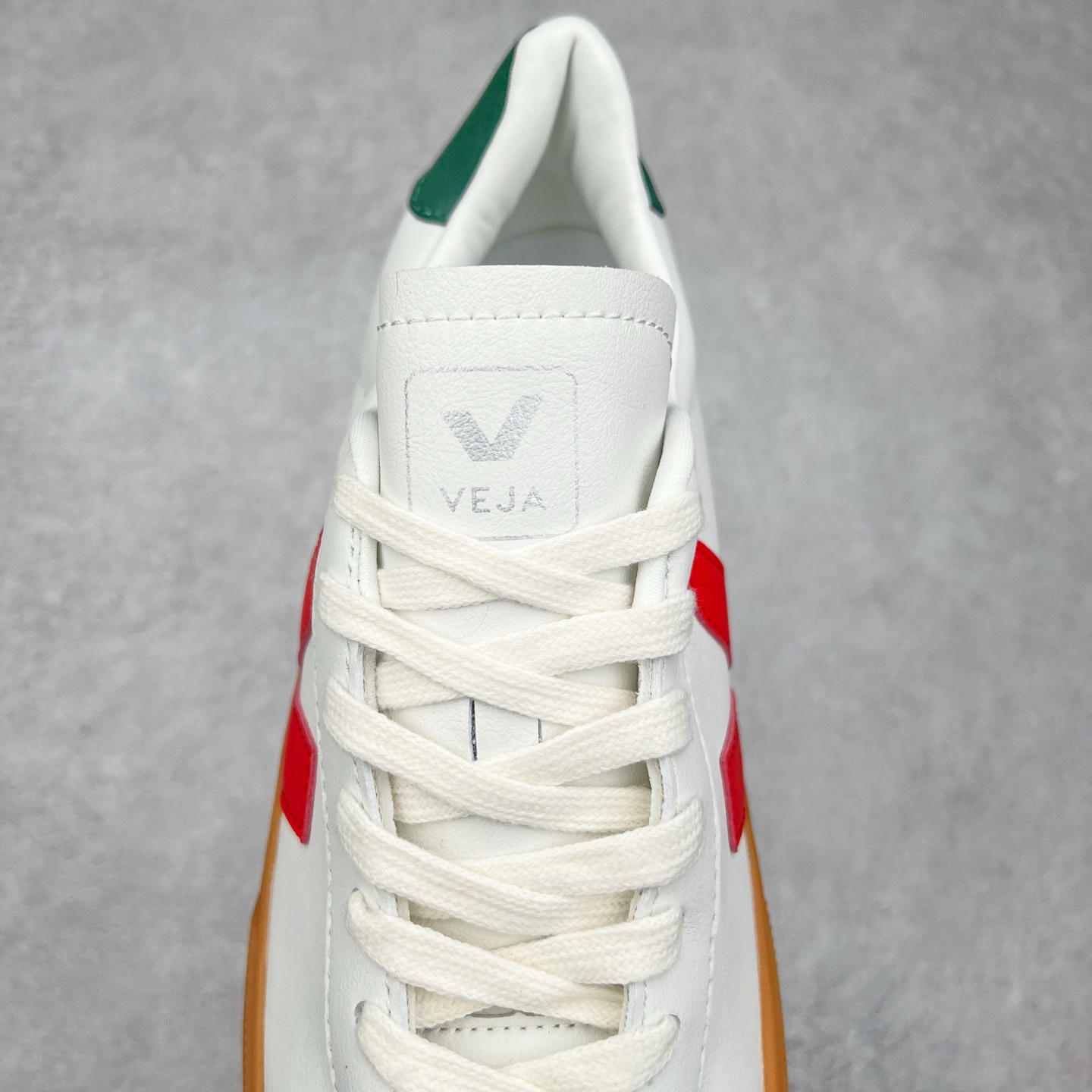 图片[5]-＃福利特价 Veja Leather Extra Sneakers 法国国民V字经典小白板鞋 #Ins爆款 街拍频繁上镜 春季入夏简约百搭款 全头层进口牛皮 舒适面革内里 广东厂 高端主打色系全网热销中 所售渠道大致由代购渠道 尺码：35 36 37 38 39 40 41 42 43 44 45-选品中心