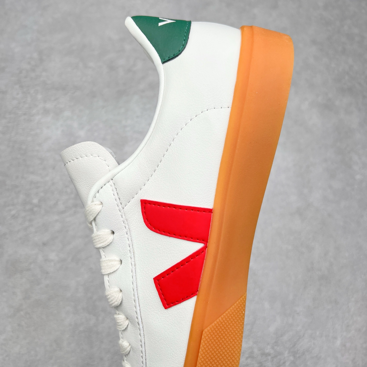 图片[7]-＃福利特价 Veja Leather Extra Sneakers 法国国民V字经典小白板鞋 #Ins爆款 街拍频繁上镜 春季入夏简约百搭款 全头层进口牛皮 舒适面革内里 广东厂 高端主打色系全网热销中 所售渠道大致由代购渠道 尺码：35 36 37 38 39 40 41 42 43 44 45-选品中心