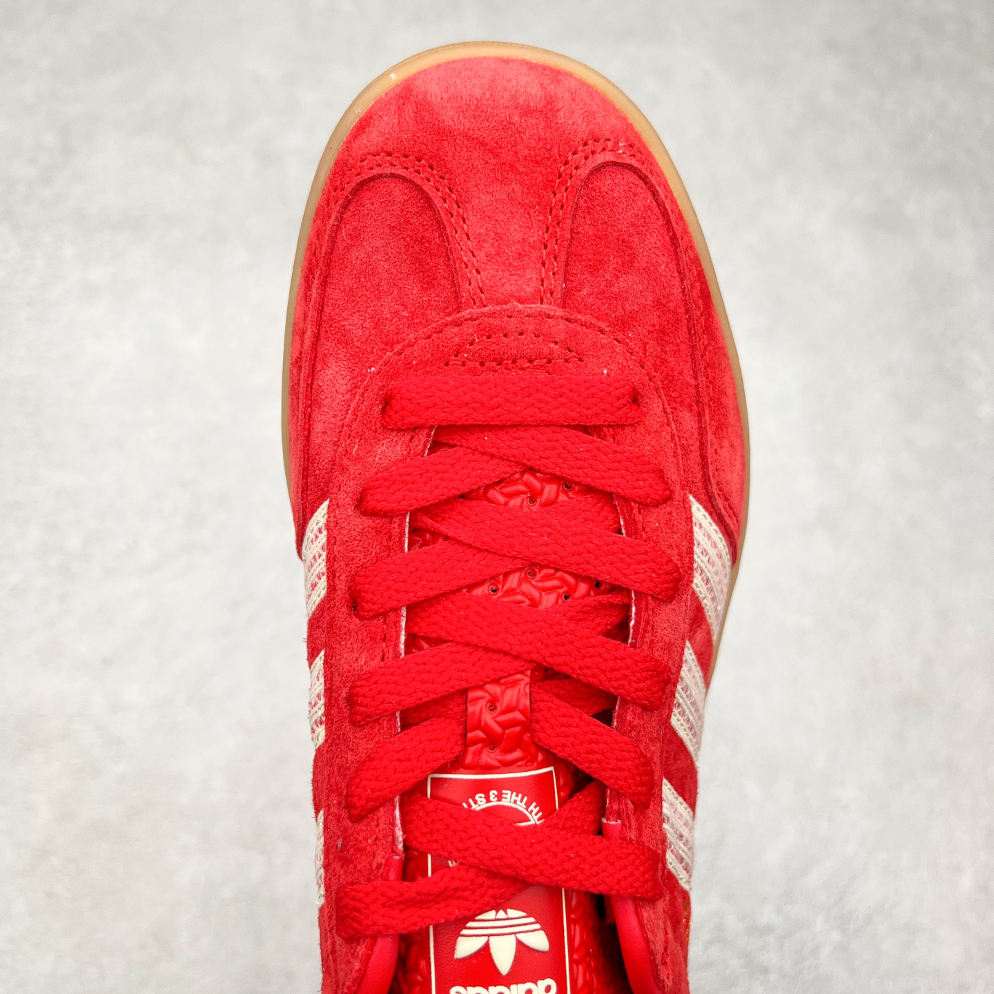 图片[4]-AD Gazelle Indoor Trainers 羚羊内训系列低帮复古百搭休闲运动德训风板鞋 JI2756 90年代经典的复刻版！自60年代以足球训练鞋面世以来,Gazelle就以其经典设计席卷全球。1991年版本的复刻,再造经典Gazelle。采用皮革打造,搭配浊色细节,让这款经典更加简约。尺码：36 36⅔ 37⅓ 38 38⅔ 39⅓ 40 40⅔ 41⅓ 42 42⅔ 43⅓ 44 45-选品中心