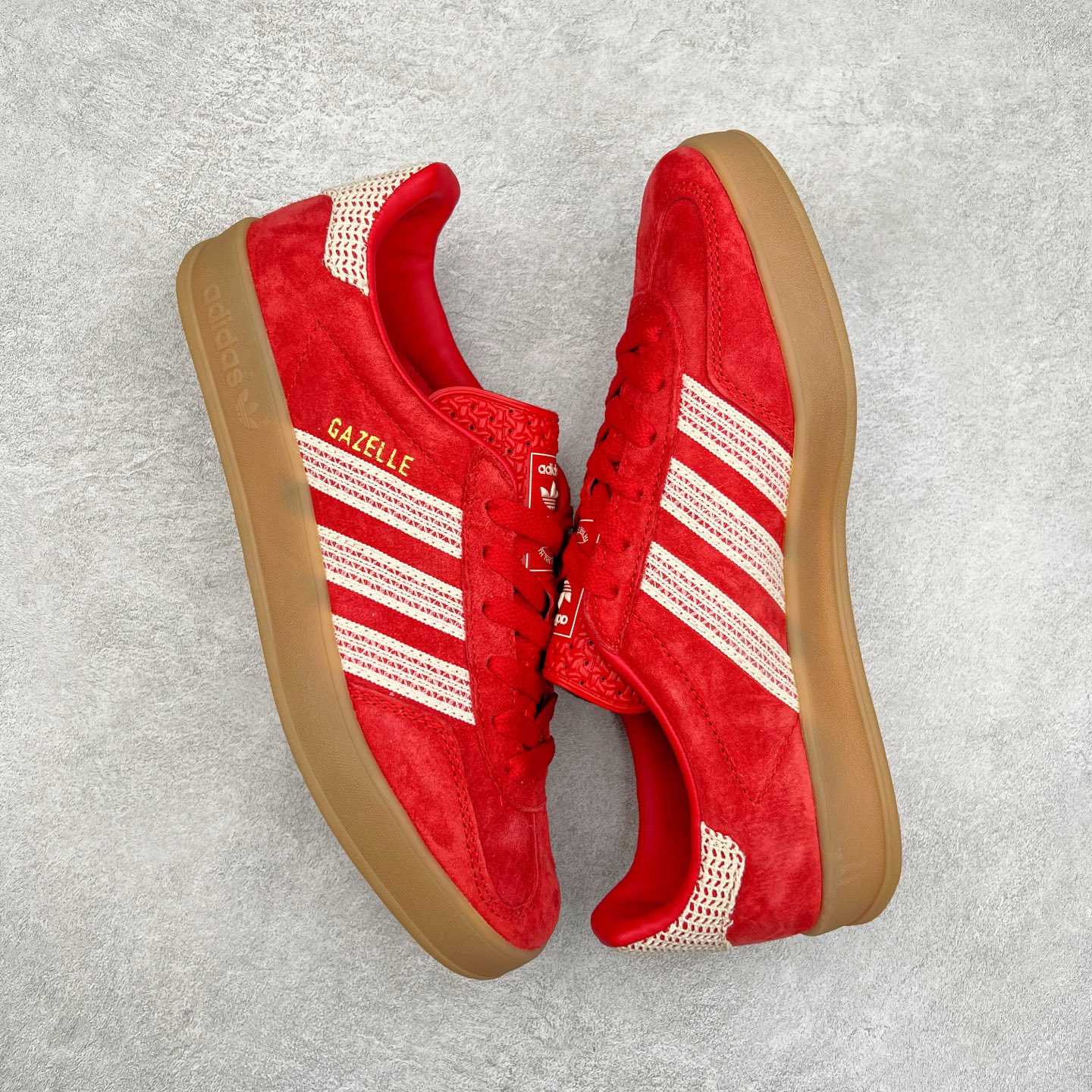 图片[3]-AD Gazelle Indoor Trainers 羚羊内训系列低帮复古百搭休闲运动德训风板鞋 JI2756 90年代经典的复刻版！自60年代以足球训练鞋面世以来,Gazelle就以其经典设计席卷全球。1991年版本的复刻,再造经典Gazelle。采用皮革打造,搭配浊色细节,让这款经典更加简约。尺码：36 36⅔ 37⅓ 38 38⅔ 39⅓ 40 40⅔ 41⅓ 42 42⅔ 43⅓ 44 45-选品中心