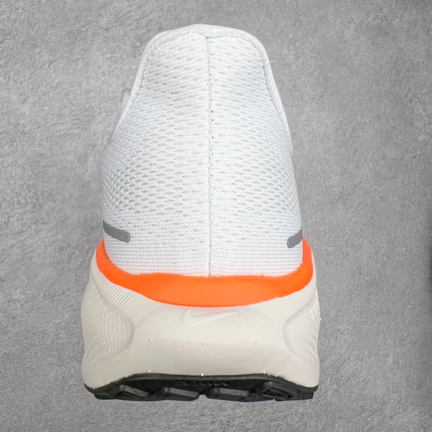 图片[8]-＃特价福利 NK Zoom Pegasus 飞马41代马拉松系列网面透气缓震疾速跑鞋 拥有 Zoom Air 一如既往的稳定感和流畅感 鞋面采用工程网眼设计 为特定高热区域营造出色透气性 进一步增加鞋面的穿孔数量 让足部能够快速散热 中足搭配 Flywire 飞线 在高速运动时营造舒适稳定的贴合感 内置Zoon气垫加持 动力十足 尺码：36 36.5 37.5 38 38.5 39 40 40.5 41 42 42.5 43 44 44.5 45-选品中心