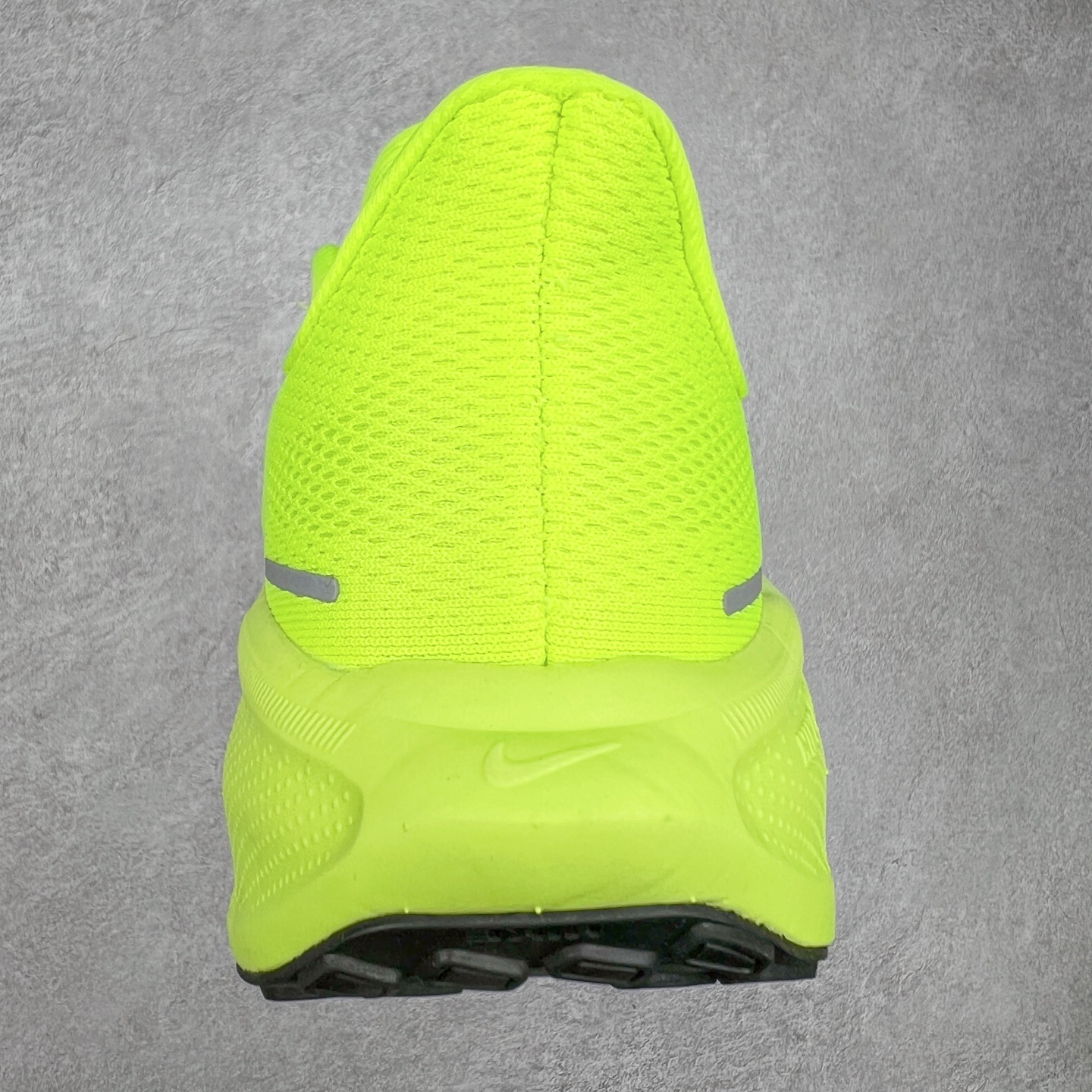 图片[8]-＃特价福利 NK Zoom Pegasus 飞马41代马拉松系列网面透气缓震疾速跑鞋 拥有 Zoom Air 一如既往的稳定感和流畅感 鞋面采用工程网眼设计 为特定高热区域营造出色透气性 进一步增加鞋面的穿孔数量 让足部能够快速散热 中足搭配 Flywire 飞线 在高速运动时营造舒适稳定的贴合感 内置Zoon气垫加持 动力十足 尺码：36 36.5 37.5 38 38.5 39 40 40.5 41 42 42.5 43 44 44.5 45-选品中心