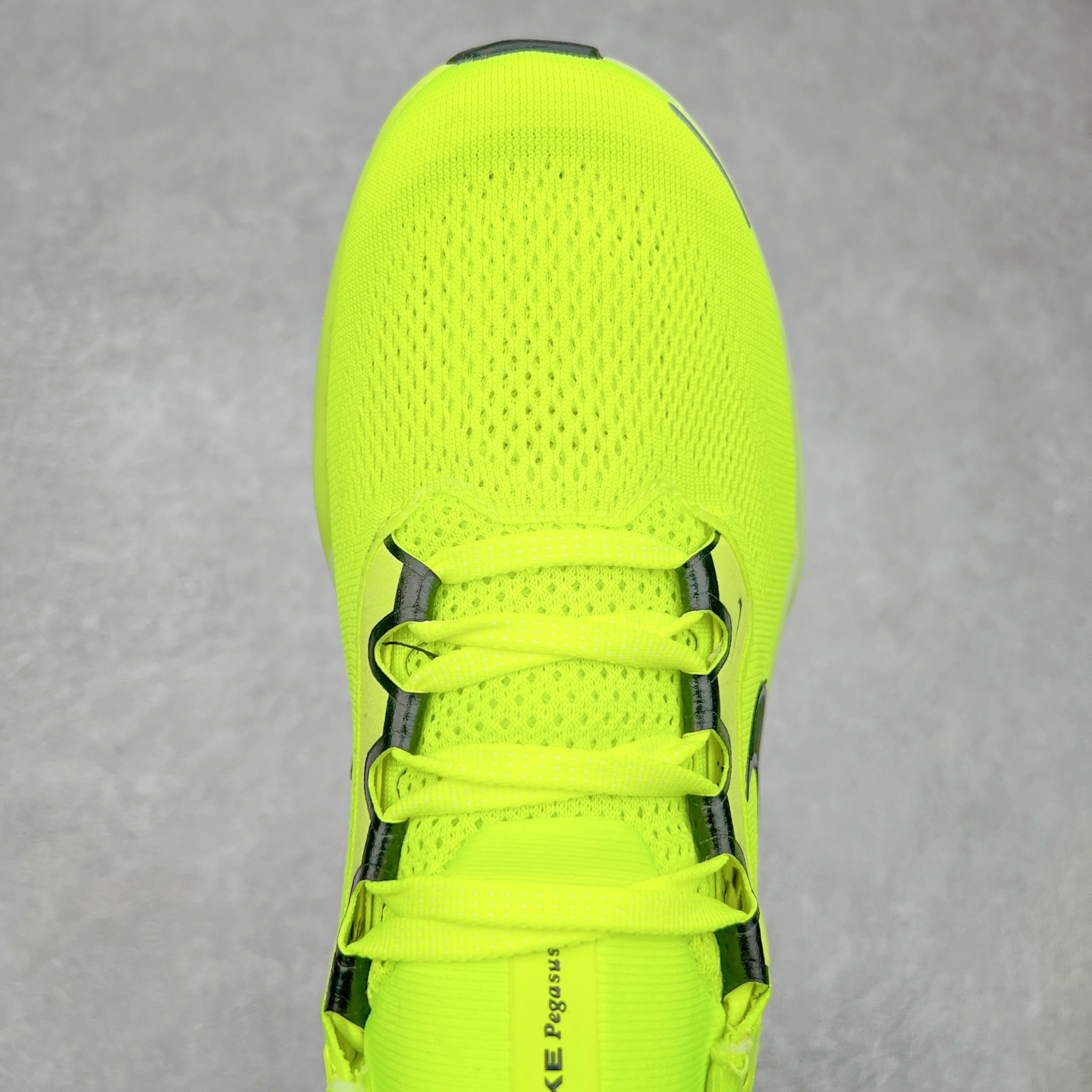 图片[4]-＃特价福利 NK Zoom Pegasus 飞马41代马拉松系列网面透气缓震疾速跑鞋 拥有 Zoom Air 一如既往的稳定感和流畅感 鞋面采用工程网眼设计 为特定高热区域营造出色透气性 进一步增加鞋面的穿孔数量 让足部能够快速散热 中足搭配 Flywire 飞线 在高速运动时营造舒适稳定的贴合感 内置Zoon气垫加持 动力十足 尺码：36 36.5 37.5 38 38.5 39 40 40.5 41 42 42.5 43 44 44.5 45-选品中心