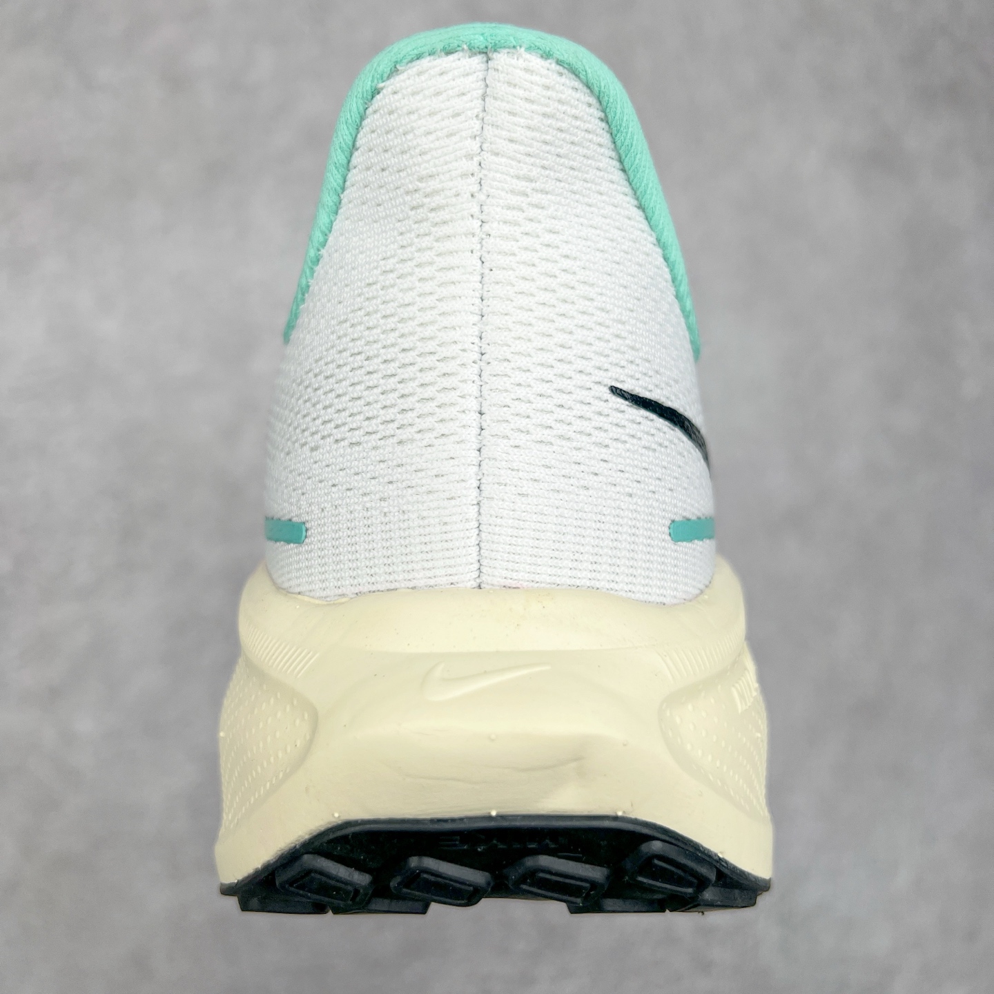 图片[8]-＃特价福利 NK Zoom Pegasus 飞马41代马拉松系列网面透气缓震疾速跑鞋 拥有 Zoom Air 一如既往的稳定感和流畅感 鞋面采用工程网眼设计 为特定高热区域营造出色透气性 进一步增加鞋面的穿孔数量 让足部能够快速散热 中足搭配 Flywire 飞线 在高速运动时营造舒适稳定的贴合感 内置Zoon气垫加持 动力十足 尺码：36 36.5 37.5 38 38.5 39 40 40.5 41 42 42.5 43 44 44.5 45-选品中心