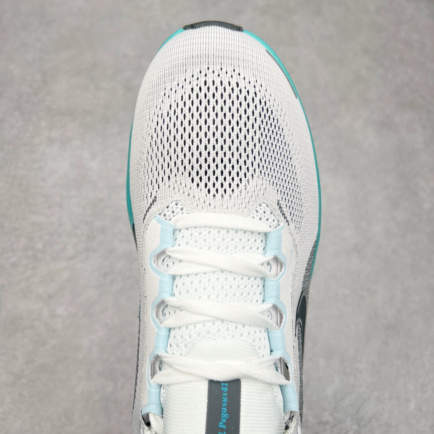 图片[4]-＃特价福利 NK Zoom Pegasus 飞马41代马拉松系列网面透气缓震疾速跑鞋 拥有 Zoom Air 一如既往的稳定感和流畅感 鞋面采用工程网眼设计 为特定高热区域营造出色透气性 进一步增加鞋面的穿孔数量 让足部能够快速散热 中足搭配 Flywire 飞线 在高速运动时营造舒适稳定的贴合感 内置Zoon气垫加持 动力十足 尺码：36 36.5 37.5 38 38.5 39 40 40.5 41 42 42.5 43 44 44.5 45-选品中心