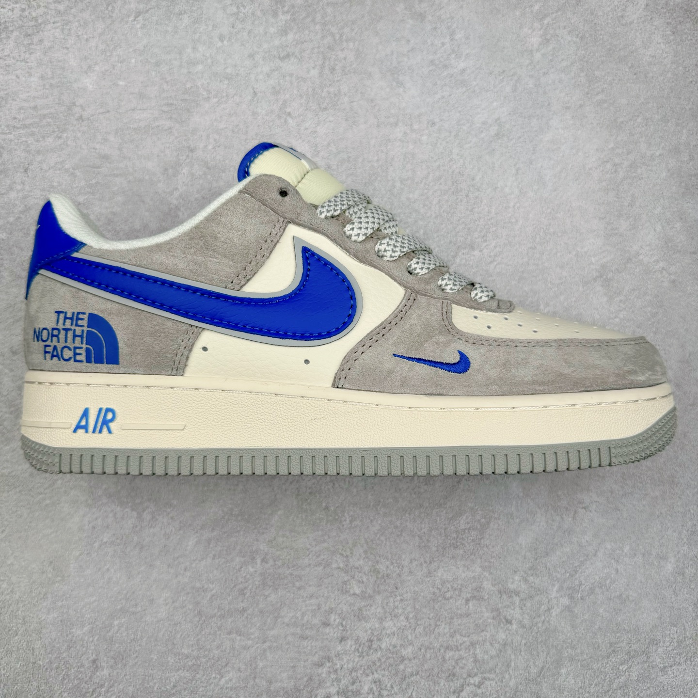 NK Air Force 1´07 Low 空军一号低帮百搭休闲运动板鞋 XZ6188-745 柔软、弹性十足的缓震性能和出色的中底设计 横跨复古与现代的外型结合 造就出风靡全球 三十多年的Force 1 直到今天还深受青睐 尺码:36 36.5 37.5 38 38.5 39 40 40.5 41 42 42.5 43 44 44.5 45-选品中心