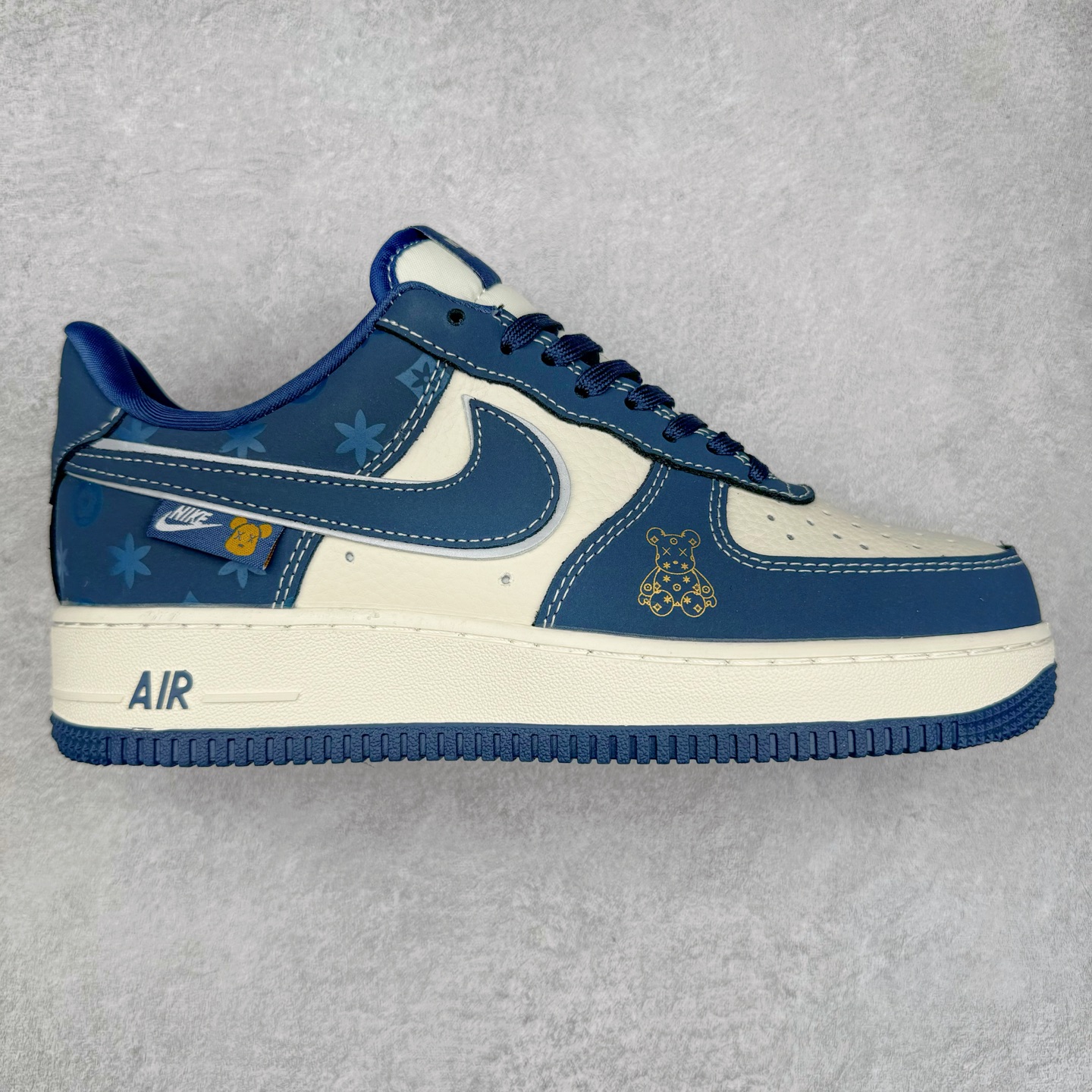 NK Air Force 1´07 Low 空军一号低帮百搭休闲运动板鞋 KK1988-054 柔软、弹性十足的缓震性能和出色的中底设计 横跨复古与现代的外型结合 造就出风靡全球 三十多年的Force 1 直到今天还深受青睐 尺码:36 36.5 37.5 38 38.5 39 40 40.5 41 42 42.5 43 44 44.5 45-选品中心