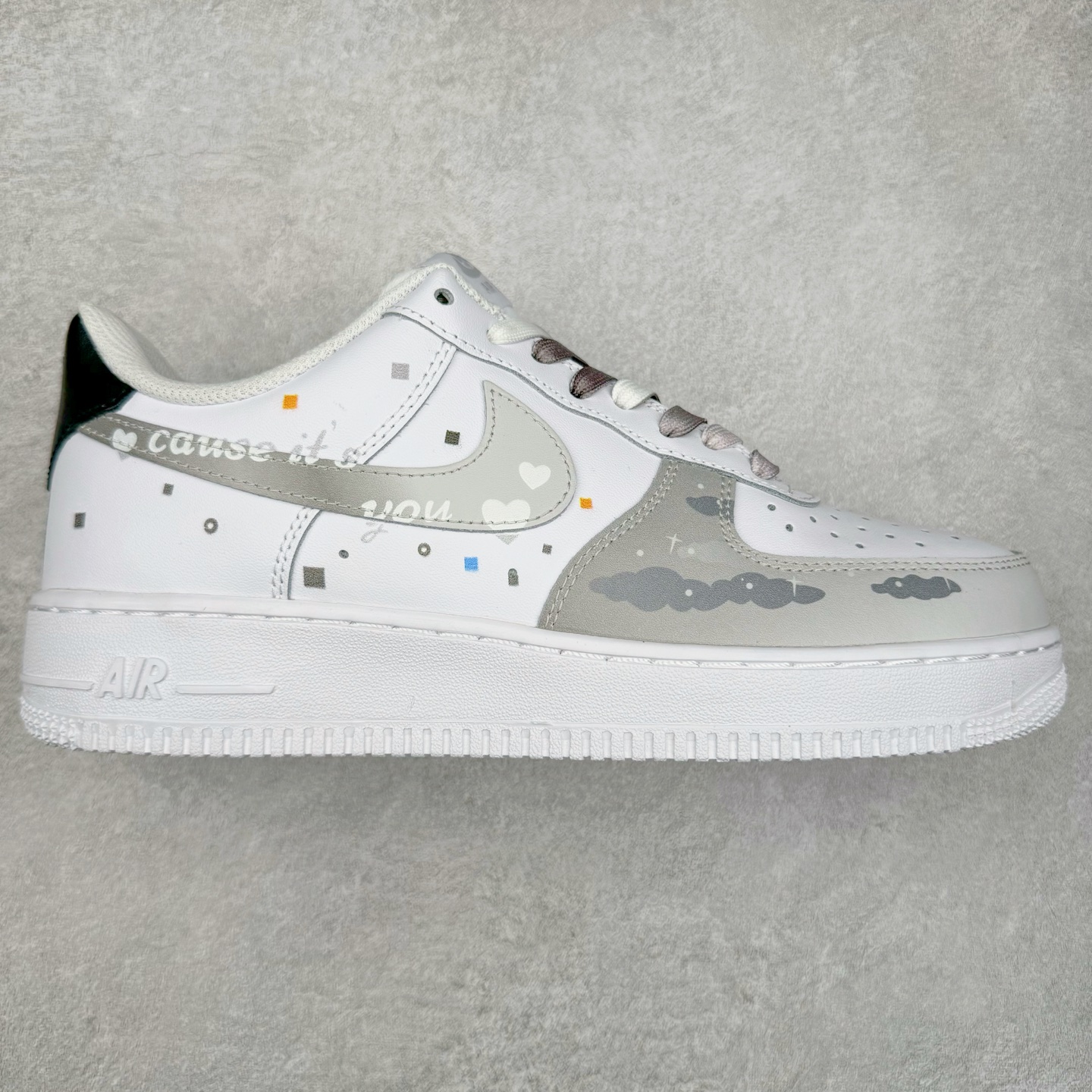 NK Air Force 1´07 Low 空军一号低帮百搭休闲运动板鞋 CW2288-312 柔软、弹性十足的缓震性能和出色的中底设计 横跨复古与现代的外型结合 造就出风靡全球 三十多年的Force 1 直到今天还深受青睐 尺码:36 36.5 37.5 38 38.5 39 40 40.5 41 42 42.5 43 44 44.5 45-选品中心