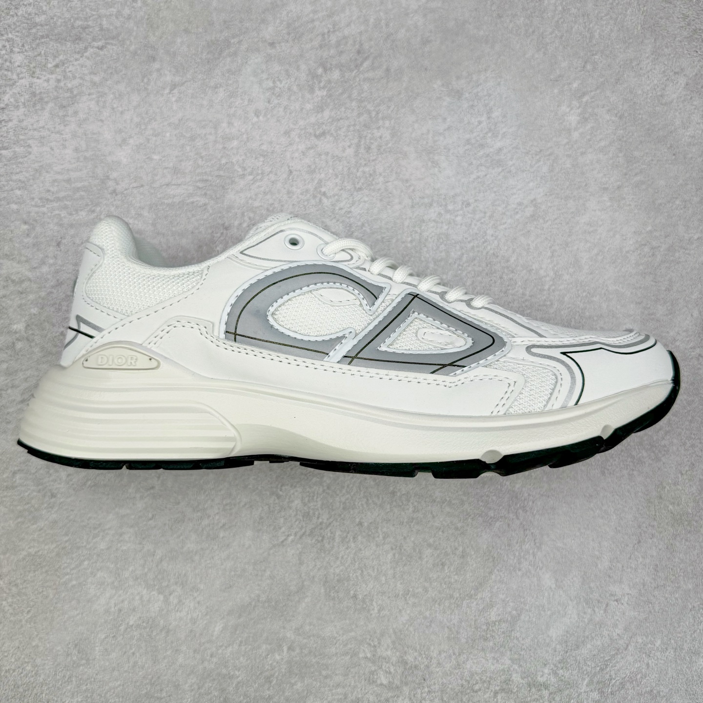 #福利特价 Dior B30 迪奥网眼织物低帮运动休闲鞋 该款系列采用黑网色眼织物白和色科技料面精心制 作饰以反光“CD30”图形标志 外格轻盈的刻雕效果橡胶鞋搭底配标志性点的缀提升格调 内弹部力细节塑造想理的舒适穿着体验可与各休式闲造型配搭 彰显尚时现代的运风动范 尺码:36 37 35 39 40 41 42 43 44 45-选品中心