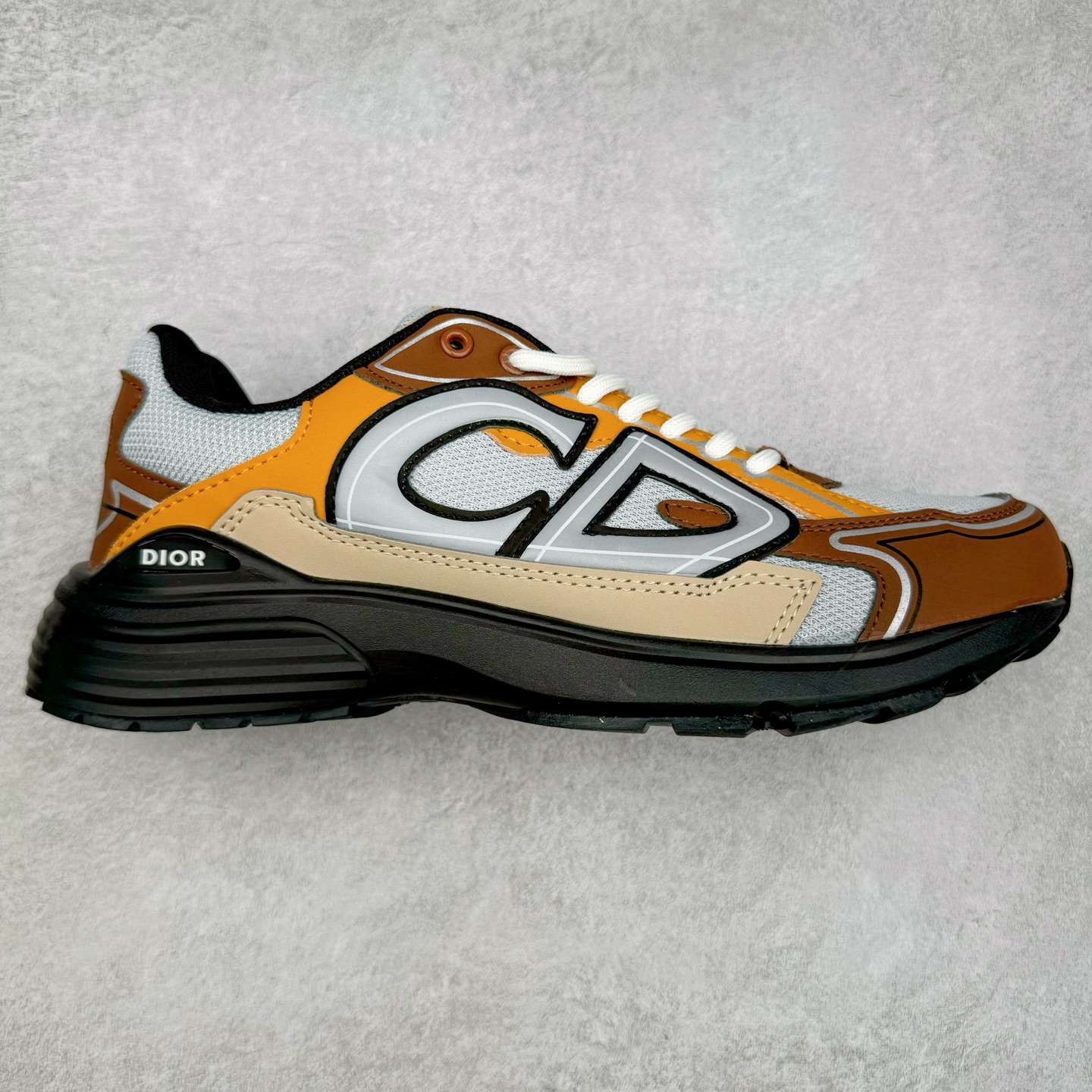 #福利特价 Dior B30 迪奥网眼织物低帮运动休闲鞋 该款系列采用黑网色眼织物白和色科技料面精心制 作饰以反光“CD30”图形标志 外格轻盈的刻雕效果橡胶鞋搭底配标志性点的缀提升格调 内弹部力细节塑造想理的舒适穿着体验可与各休式闲造型配搭 彰显尚时现代的运风动范 尺码:36 37 35 39 40 41 42 43 44 45-选品中心