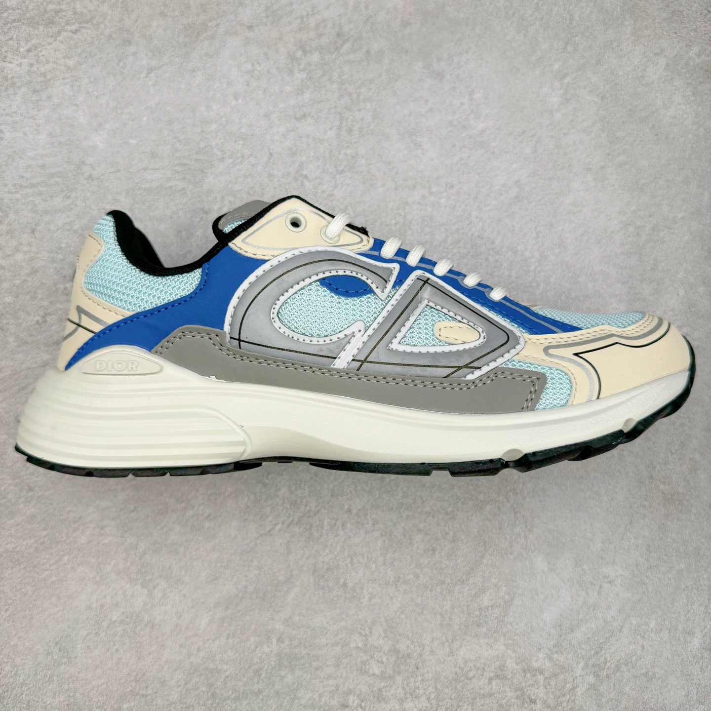 图片[2]-＃福利特价 Dior B30 迪奥网眼织物低帮运动休闲鞋 该款系列采用黑网色眼织物白和色科技料面精心制 作饰以反光“CD30”图形标志 外格轻盈的刻雕效果橡胶鞋搭底配标志性点的缀提升格调 内弹部力细节塑造想理的舒适穿着体验可与各休式闲造型配搭 彰显尚时现代的运风动范 尺码：36 37 35 39 40 41 42 43 44 45-选品中心