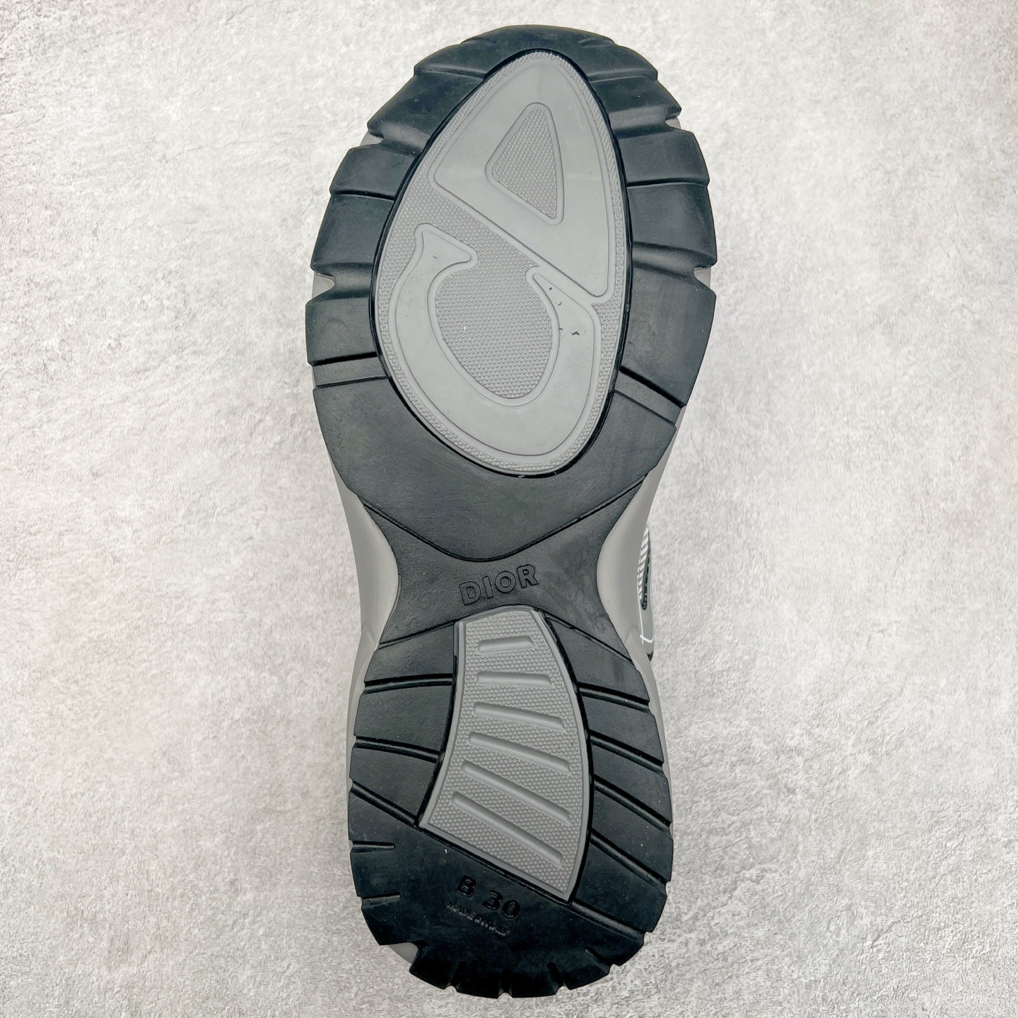 图片[9]-＃福利特价 Dior B30 迪奥网眼织物低帮运动休闲鞋 该款系列采用黑网色眼织物白和色科技料面精心制 作饰以反光“CD30”图形标志 外格轻盈的刻雕效果橡胶鞋搭底配标志性点的缀提升格调 内弹部力细节塑造想理的舒适穿着体验可与各休式闲造型配搭 彰显尚时现代的运风动范 尺码：36 37 35 39 40 41 42 43 44 45-选品中心