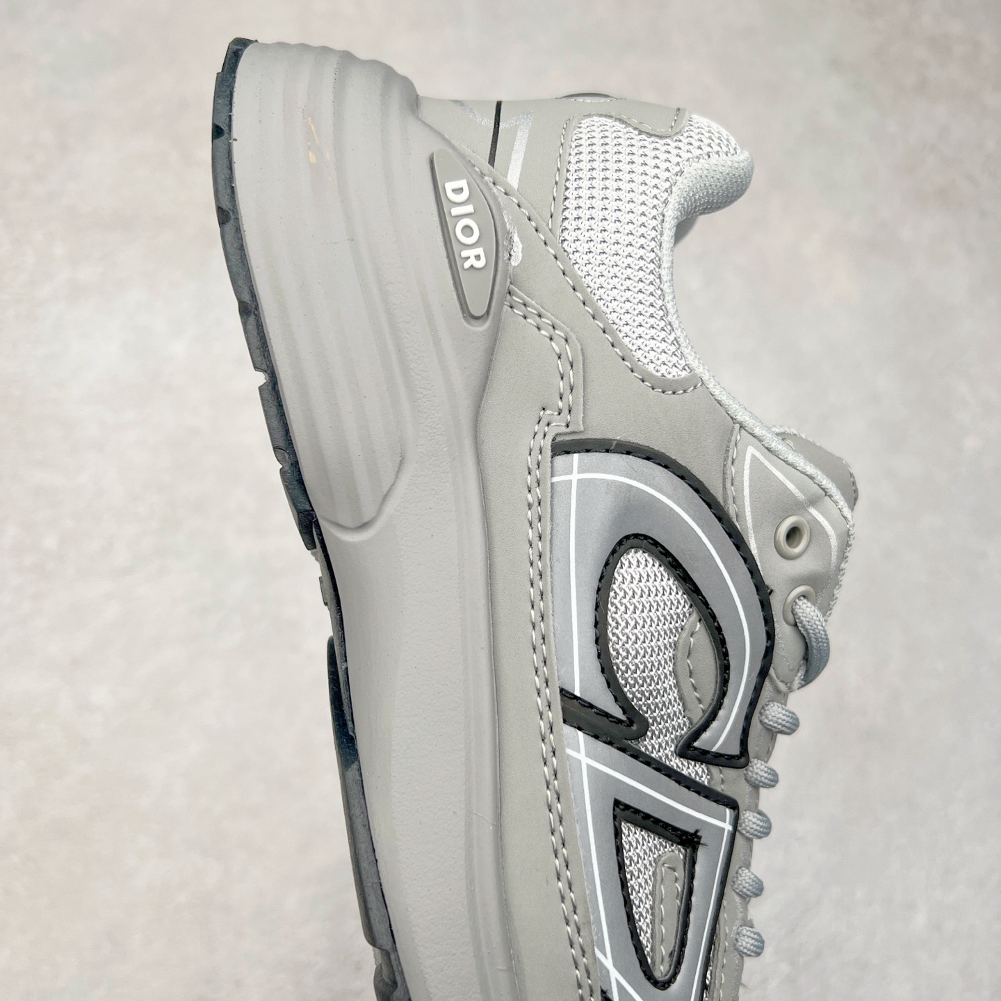 图片[6]-＃福利特价 Dior B30 迪奥网眼织物低帮运动休闲鞋 该款系列采用黑网色眼织物白和色科技料面精心制 作饰以反光“CD30”图形标志 外格轻盈的刻雕效果橡胶鞋搭底配标志性点的缀提升格调 内弹部力细节塑造想理的舒适穿着体验可与各休式闲造型配搭 彰显尚时现代的运风动范 尺码：36 37 35 39 40 41 42 43 44 45-选品中心