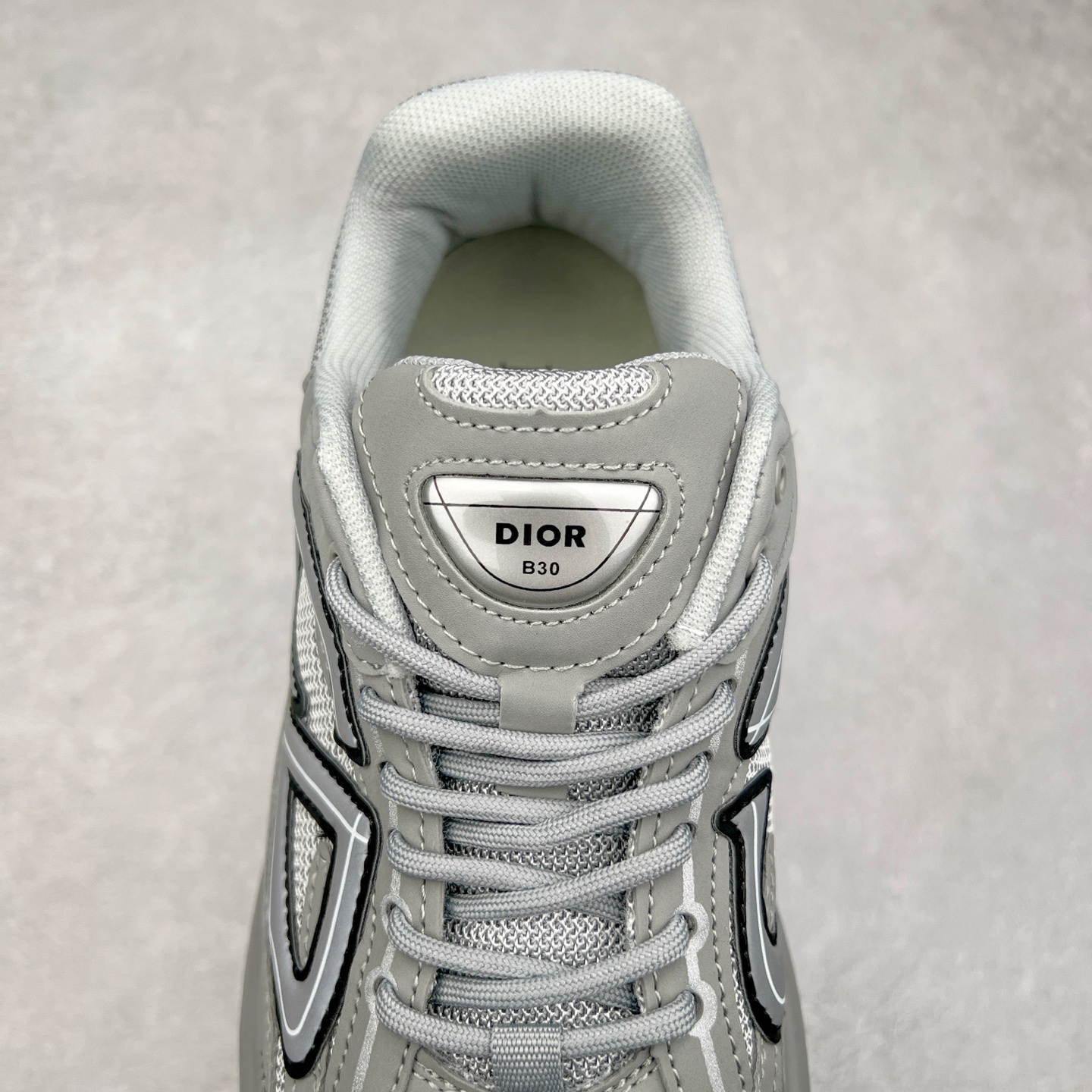 图片[5]-＃福利特价 Dior B30 迪奥网眼织物低帮运动休闲鞋 该款系列采用黑网色眼织物白和色科技料面精心制 作饰以反光“CD30”图形标志 外格轻盈的刻雕效果橡胶鞋搭底配标志性点的缀提升格调 内弹部力细节塑造想理的舒适穿着体验可与各休式闲造型配搭 彰显尚时现代的运风动范 尺码：36 37 35 39 40 41 42 43 44 45-选品中心