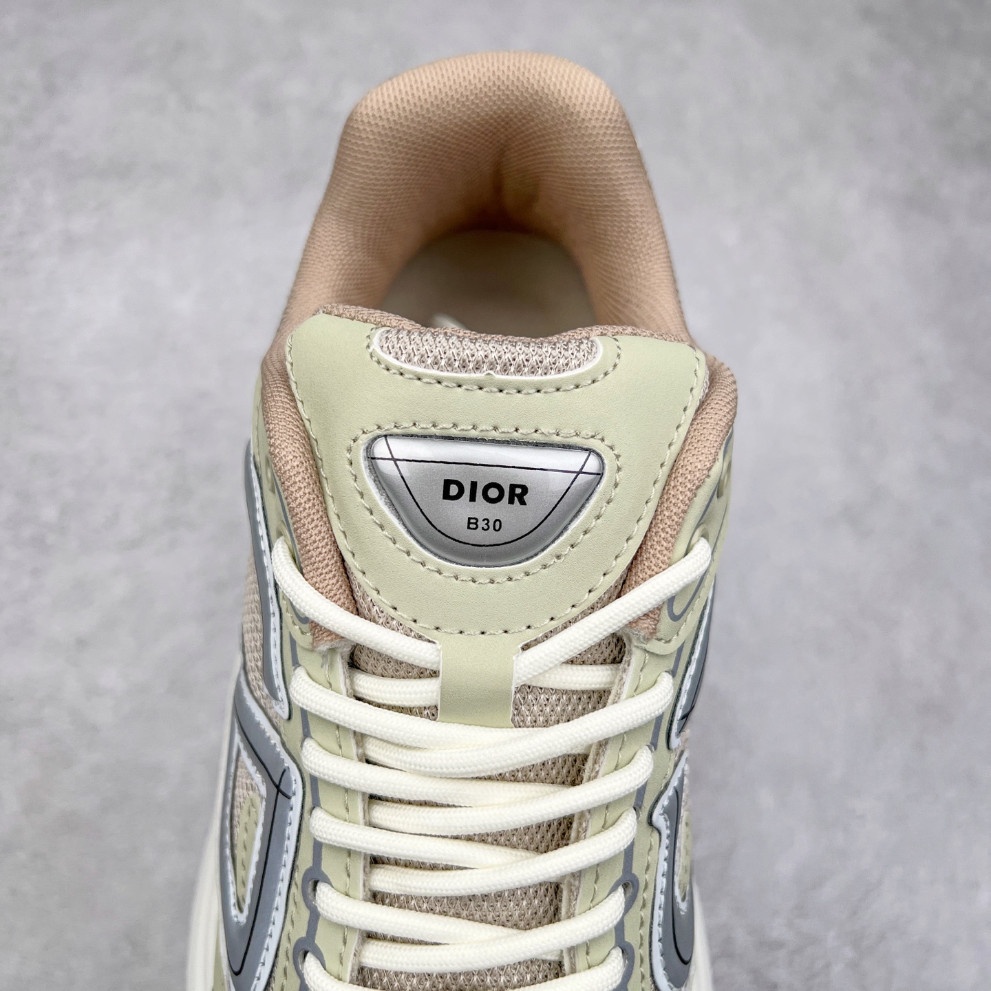 图片[5]-＃福利特价 Dior B30 迪奥网眼织物低帮运动休闲鞋 该款系列采用黑网色眼织物白和色科技料面精心制 作饰以反光“CD30”图形标志 外格轻盈的刻雕效果橡胶鞋搭底配标志性点的缀提升格调 内弹部力细节塑造想理的舒适穿着体验可与各休式闲造型配搭 彰显尚时现代的运风动范 尺码：36 37 35 39 40 41 42 43 44 45-选品中心