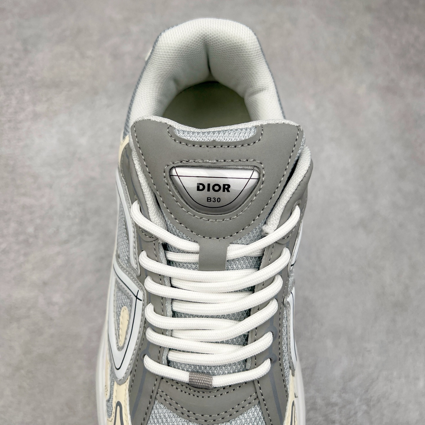 图片[5]-＃福利特价 Dior B30 迪奥网眼织物低帮运动休闲鞋 该款系列采用黑网色眼织物白和色科技料面精心制 作饰以反光“CD30”图形标志 外格轻盈的刻雕效果橡胶鞋搭底配标志性点的缀提升格调 内弹部力细节塑造想理的舒适穿着体验可与各休式闲造型配搭 彰显尚时现代的运风动范 尺码：36 37 35 39 40 41 42 43 44 45-选品中心