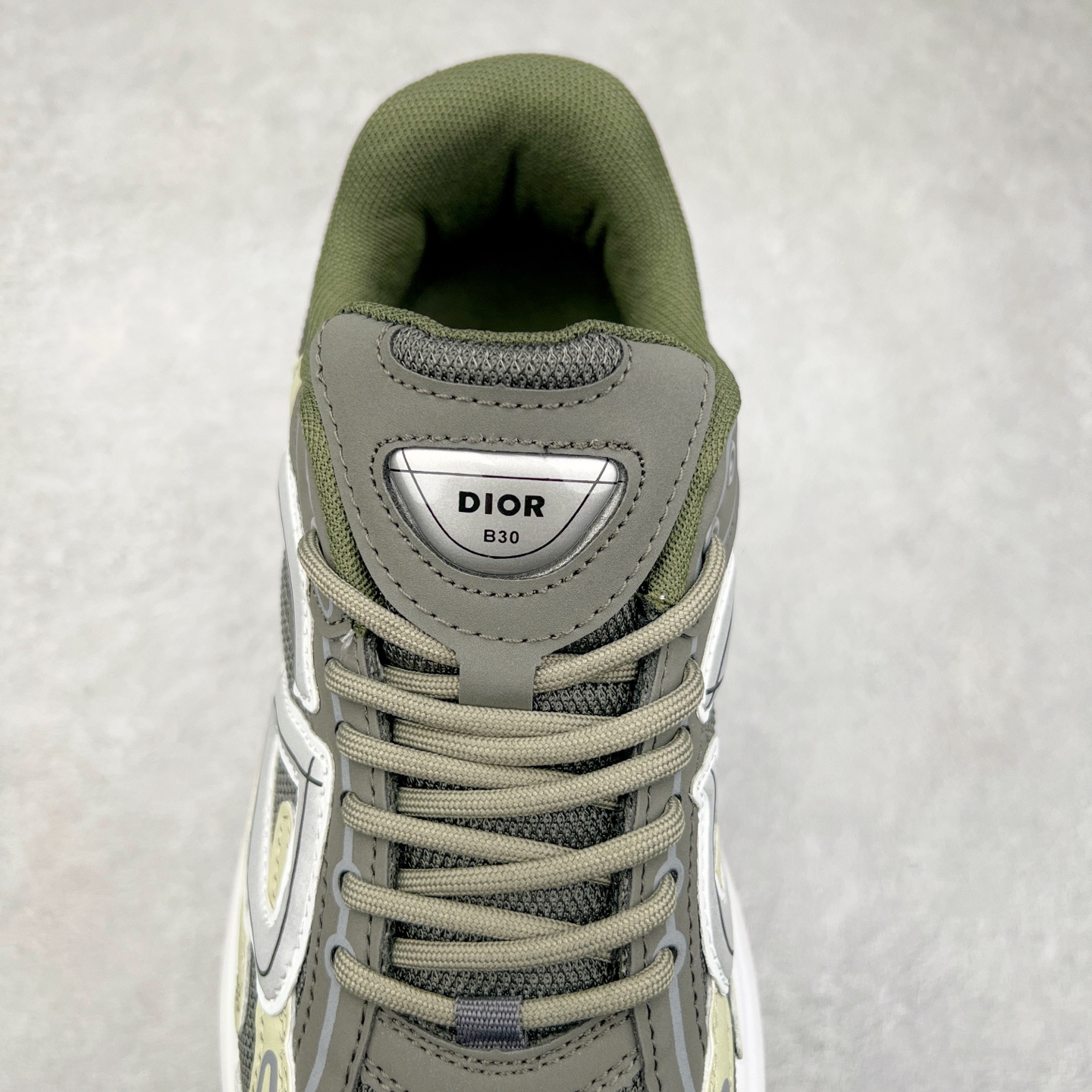 图片[5]-＃福利特价 Dior B30 迪奥网眼织物低帮运动休闲鞋 该款系列采用黑网色眼织物白和色科技料面精心制 作饰以反光“CD30”图形标志 外格轻盈的刻雕效果橡胶鞋搭底配标志性点的缀提升格调 内弹部力细节塑造想理的舒适穿着体验可与各休式闲造型配搭 彰显尚时现代的运风动范 尺码：36 37 35 39 40 41 42 43 44 45-选品中心