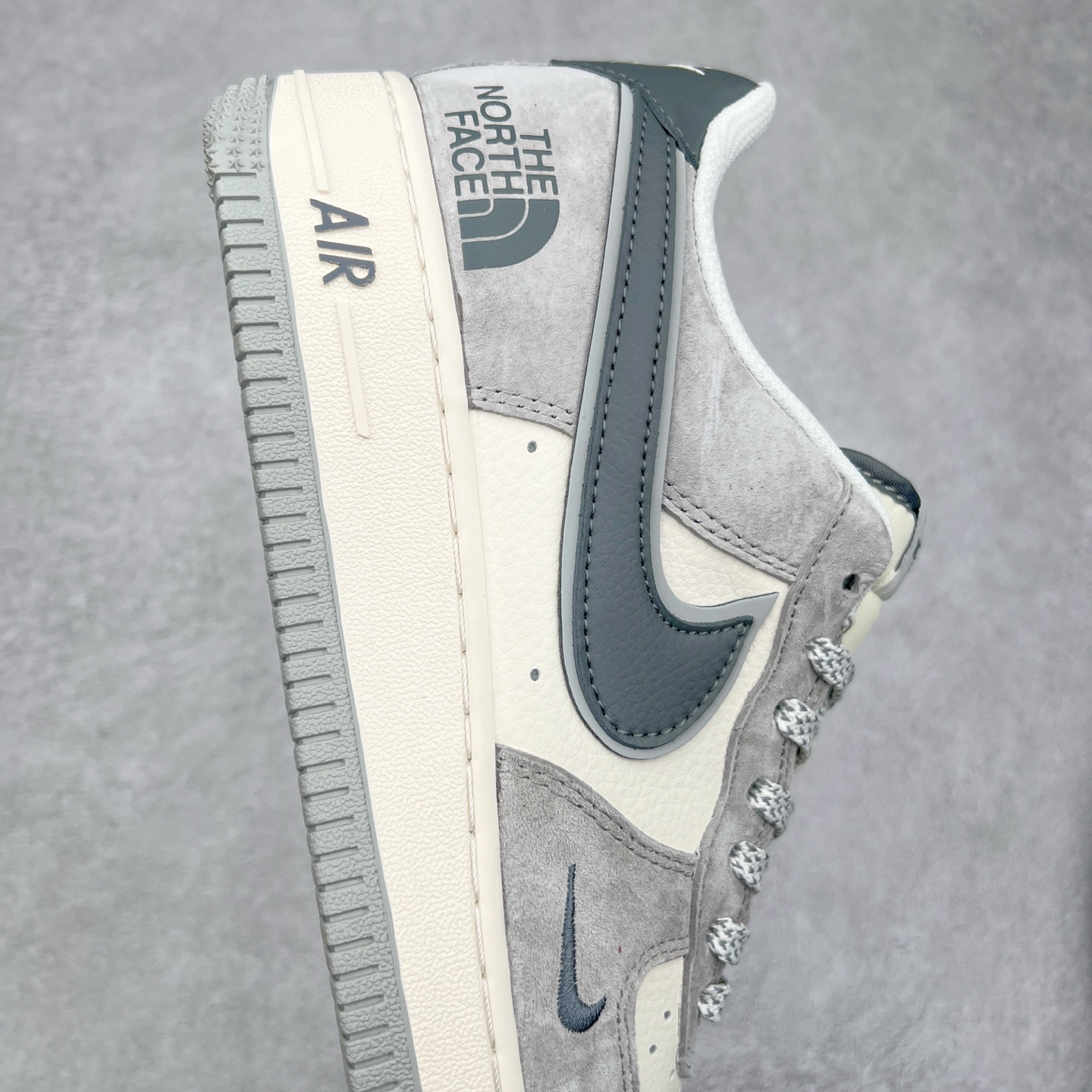 图片[6]-NK Air Force 1´07 Low 空军一号低帮百搭休闲运动板鞋 XZ6188-760 柔软、弹性十足的缓震性能和出色的中底设计 横跨复古与现代的外型结合 造就出风靡全球 三十多年的Force 1 直到今天还深受青睐 尺码：36 36.5 37.5 38 38.5 39 40 40.5 41 42 42.5 43 44 44.5 45-选品中心