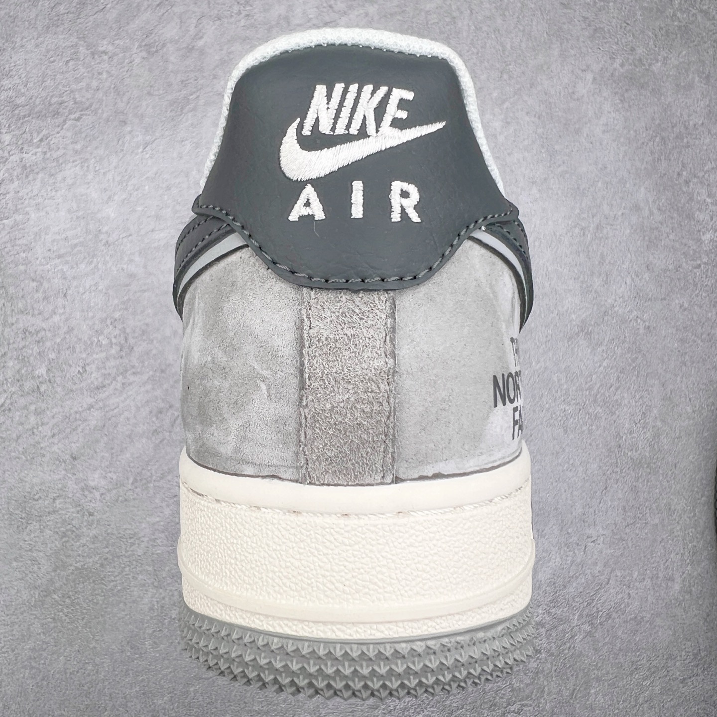 图片[8]-NK Air Force 1´07 Low 空军一号低帮百搭休闲运动板鞋 XZ6188-760 柔软、弹性十足的缓震性能和出色的中底设计 横跨复古与现代的外型结合 造就出风靡全球 三十多年的Force 1 直到今天还深受青睐 尺码：36 36.5 37.5 38 38.5 39 40 40.5 41 42 42.5 43 44 44.5 45-选品中心