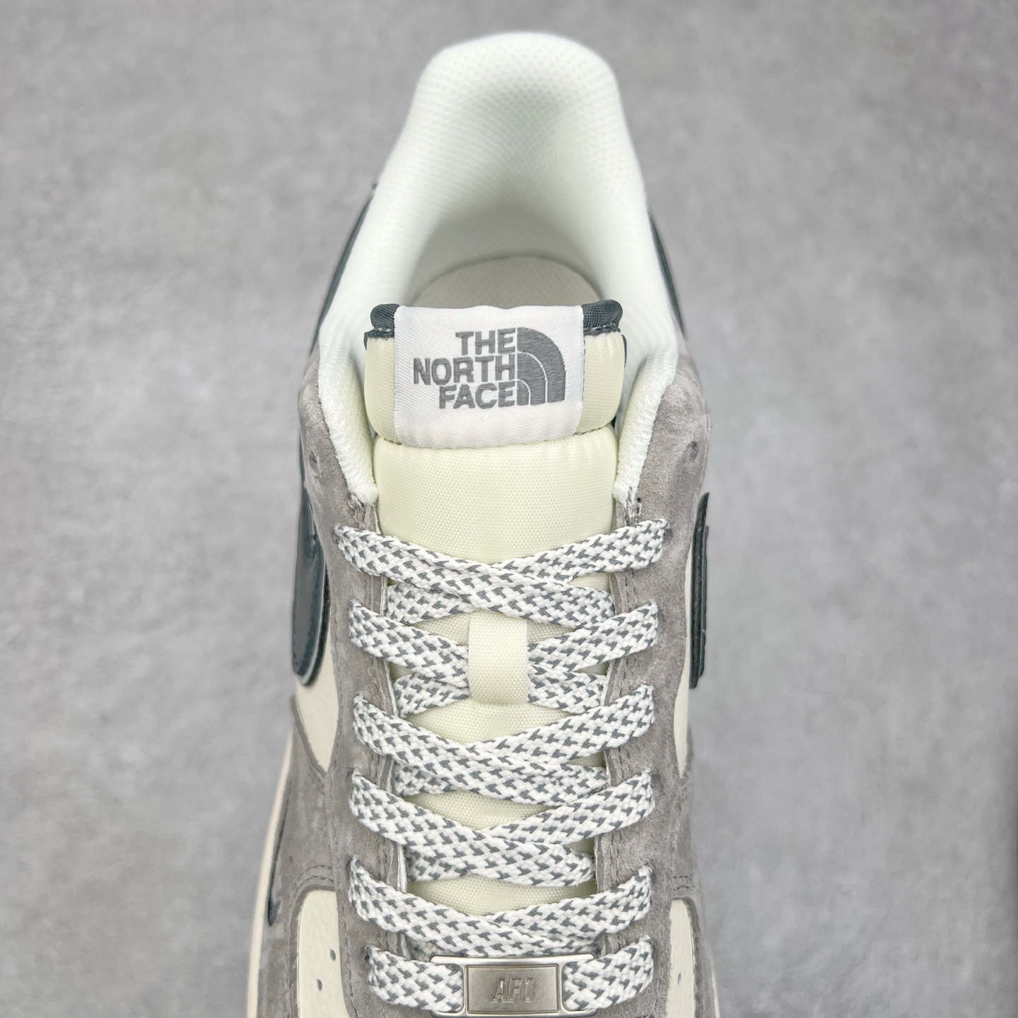 图片[5]-NK Air Force 1´07 Low 空军一号低帮百搭休闲运动板鞋 XZ6188-760 柔软、弹性十足的缓震性能和出色的中底设计 横跨复古与现代的外型结合 造就出风靡全球 三十多年的Force 1 直到今天还深受青睐 尺码：36 36.5 37.5 38 38.5 39 40 40.5 41 42 42.5 43 44 44.5 45-选品中心