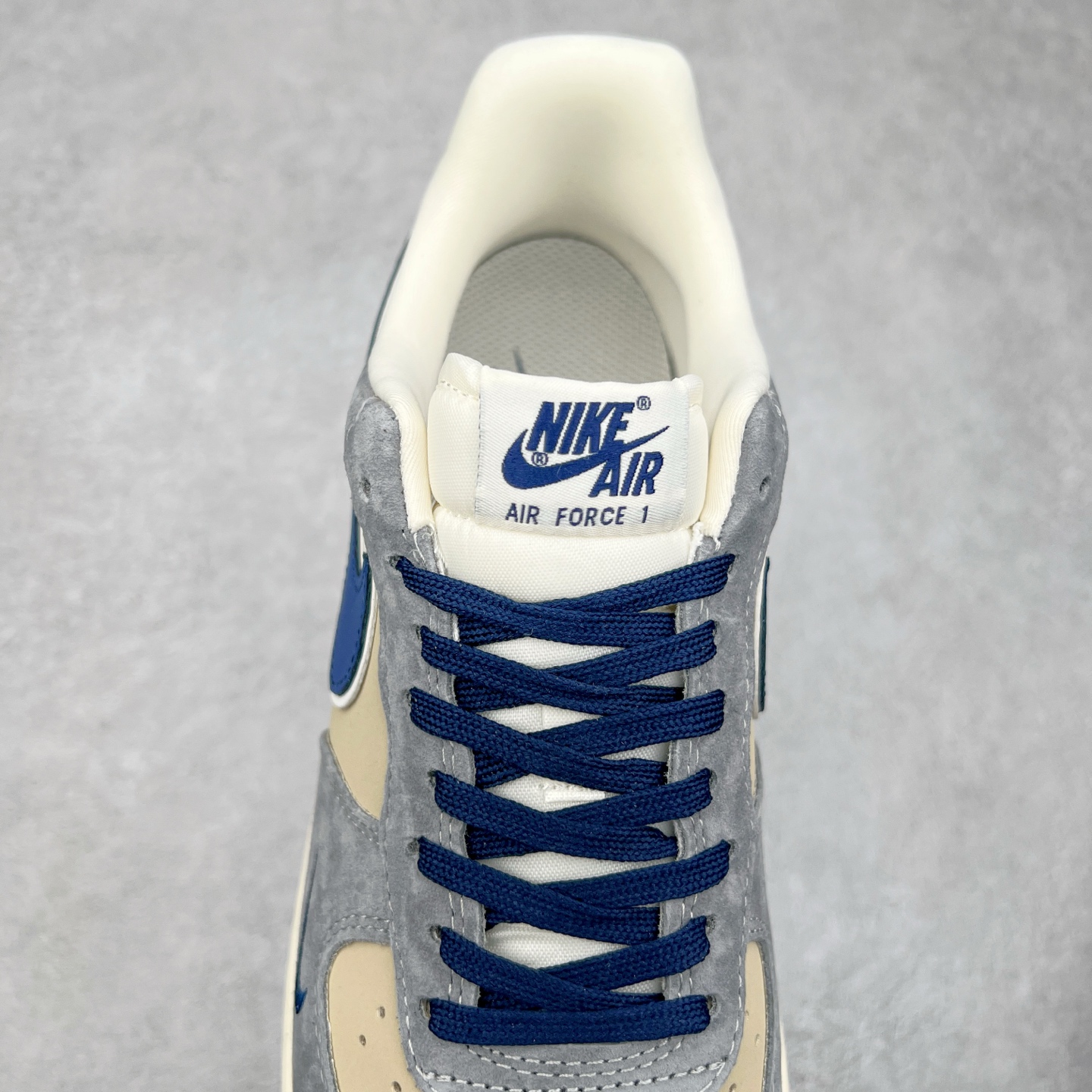 图片[5]-NK Air Force 1´07 Low 空军一号低帮百搭休闲运动板鞋 KK1988-045 柔软、弹性十足的缓震性能和出色的中底设计 横跨复古与现代的外型结合 造就出风靡全球 三十多年的Force 1 直到今天还深受青睐 尺码：36 36.5 37.5 38 38.5 39 40 40.5 41 42 42.5 43 44 44.5 45-选品中心