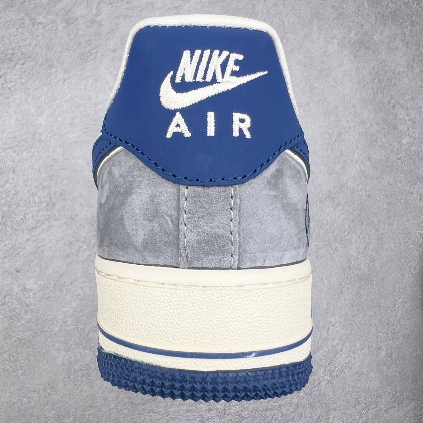 图片[8]-NK Air Force 1´07 Low 空军一号低帮百搭休闲运动板鞋 KK1988-045 柔软、弹性十足的缓震性能和出色的中底设计 横跨复古与现代的外型结合 造就出风靡全球 三十多年的Force 1 直到今天还深受青睐 尺码：36 36.5 37.5 38 38.5 39 40 40.5 41 42 42.5 43 44 44.5 45-选品中心