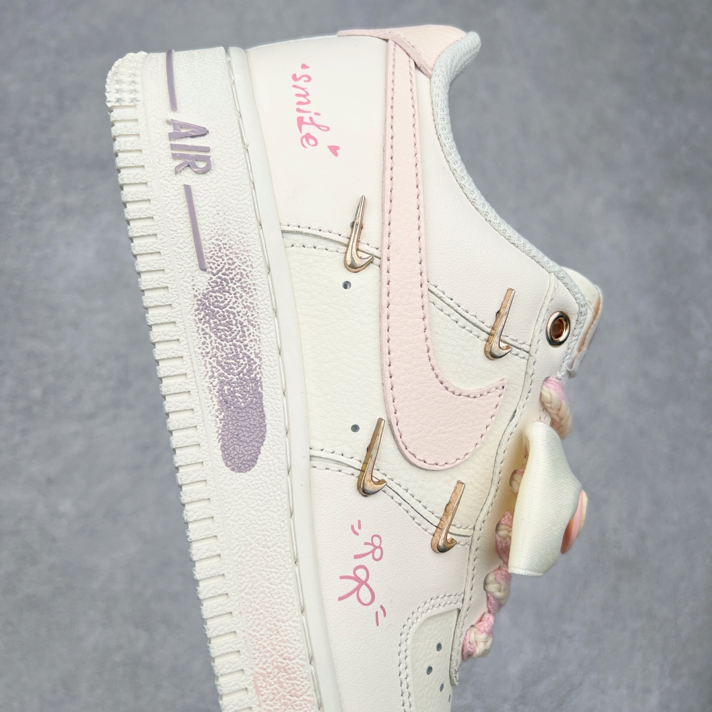 图片[6]-NK Air Force 1´07 Low 空军一号低帮百搭休闲运动板鞋 FC1122-333 柔软、弹性十足的缓震性能和出色的中底设计 横跨复古与现代的外型结合 造就出风靡全球 三十多年的Force 1 直到今天还深受青睐 尺码：36 36.5 37.5 38 38.5 39 40 40.5 41 42 42.5 43 44 44.5 45-选品中心