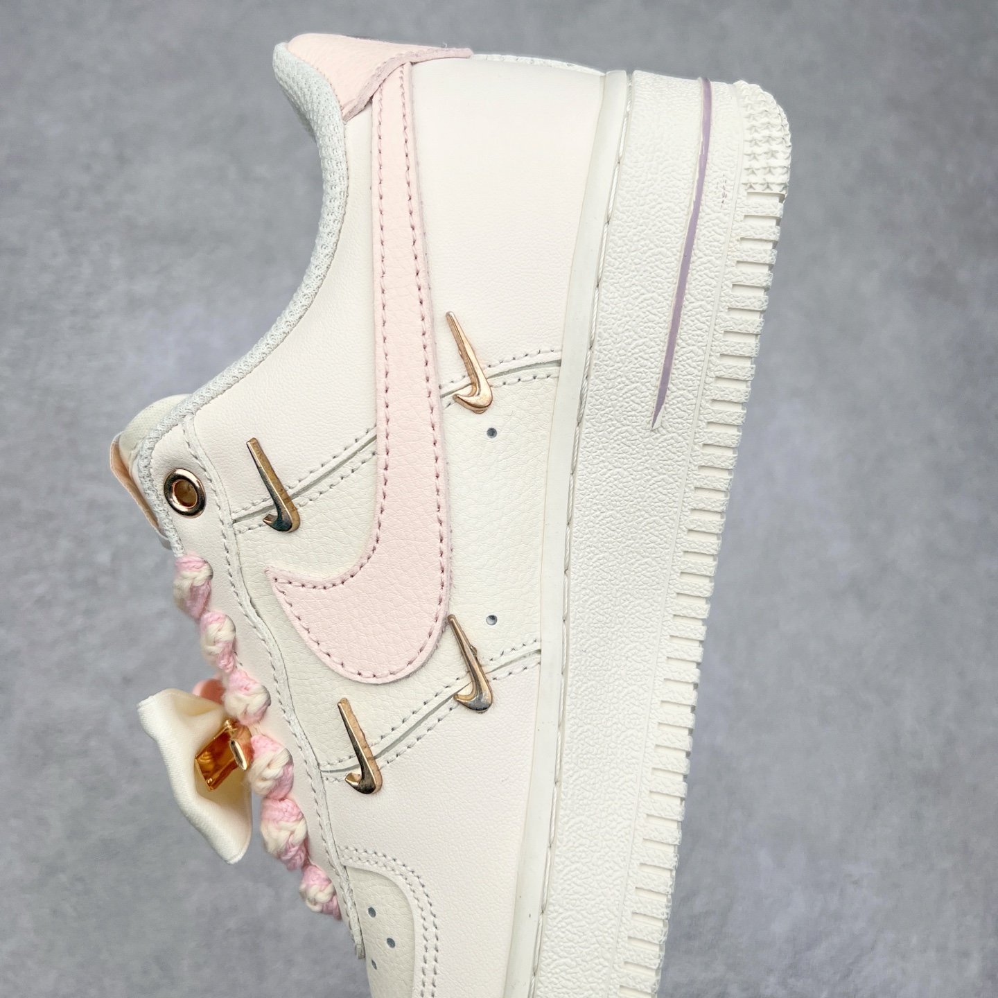 图片[7]-NK Air Force 1´07 Low 空军一号低帮百搭休闲运动板鞋 FC1122-333 柔软、弹性十足的缓震性能和出色的中底设计 横跨复古与现代的外型结合 造就出风靡全球 三十多年的Force 1 直到今天还深受青睐 尺码：36 36.5 37.5 38 38.5 39 40 40.5 41 42 42.5 43 44 44.5 45-选品中心