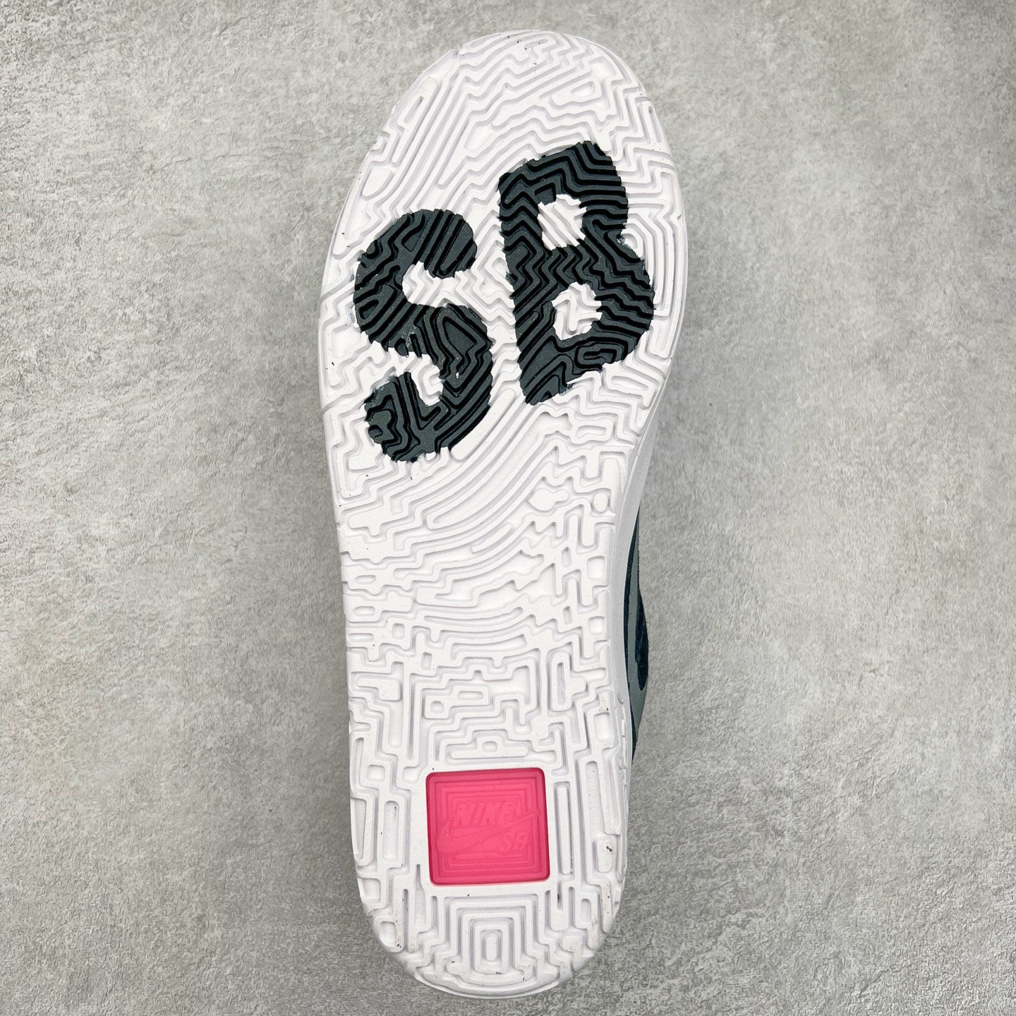 图片[9]-NK SB Day One 低帮休闲板鞋 FN4210-002 鞋款搭载Air Zoom缓震气垫，采用包边结构工艺轻盈柔韧，缔造非凡触板感。织物材料，舒适出众 翻毛皮覆面经久耐穿，塑就挚爱踢板体验。尺码：35.5 36 36.5 37.5 38 38.5 39 40 40.5 41 42 42.5 43 44 44.5 45-选品中心