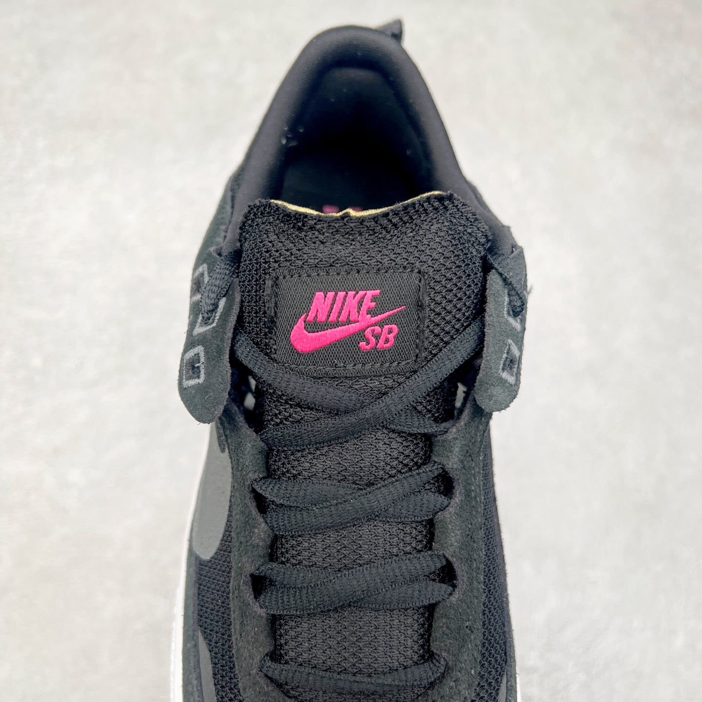 图片[5]-NK SB Day One 低帮休闲板鞋 FN4210-002 鞋款搭载Air Zoom缓震气垫，采用包边结构工艺轻盈柔韧，缔造非凡触板感。织物材料，舒适出众 翻毛皮覆面经久耐穿，塑就挚爱踢板体验。尺码：35.5 36 36.5 37.5 38 38.5 39 40 40.5 41 42 42.5 43 44 44.5 45-选品中心