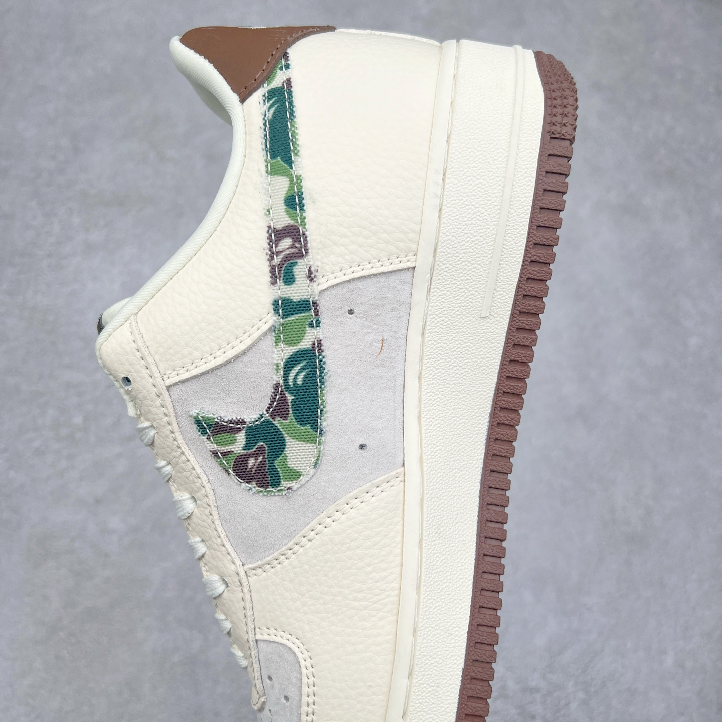 图片[7]-NK Air Force 1´07 Low 空军一号低帮百搭休闲运动板鞋 DF0188-030 柔软、弹性十足的缓震性能和出色的中底设计 横跨复古与现代的外型结合 造就出风靡全球 三十多年的Force 1 直到今天还深受青睐 尺码：36 36.5 37.5 38 38.5 39 40 40.5 41 42 42.5 43 44 44.5 45-选品中心