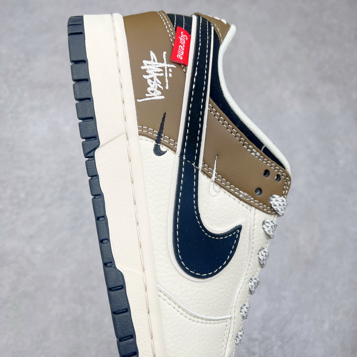 图片[6]-NK Dunk Low 定制配色 XS6089-502 大厂出品 极力推荐 原装头层材料 独家版型蒸餾加工帶來的是更好的视觉和脚感体验大厂纯原品质出货 清洁度 电绣工艺 皮料切割干净无任何毛边 细节完美 尺码：36 36.5 37.5 38 38.5 39 40 40.5 41 42 42.5 43 44 44.5 45-选品中心