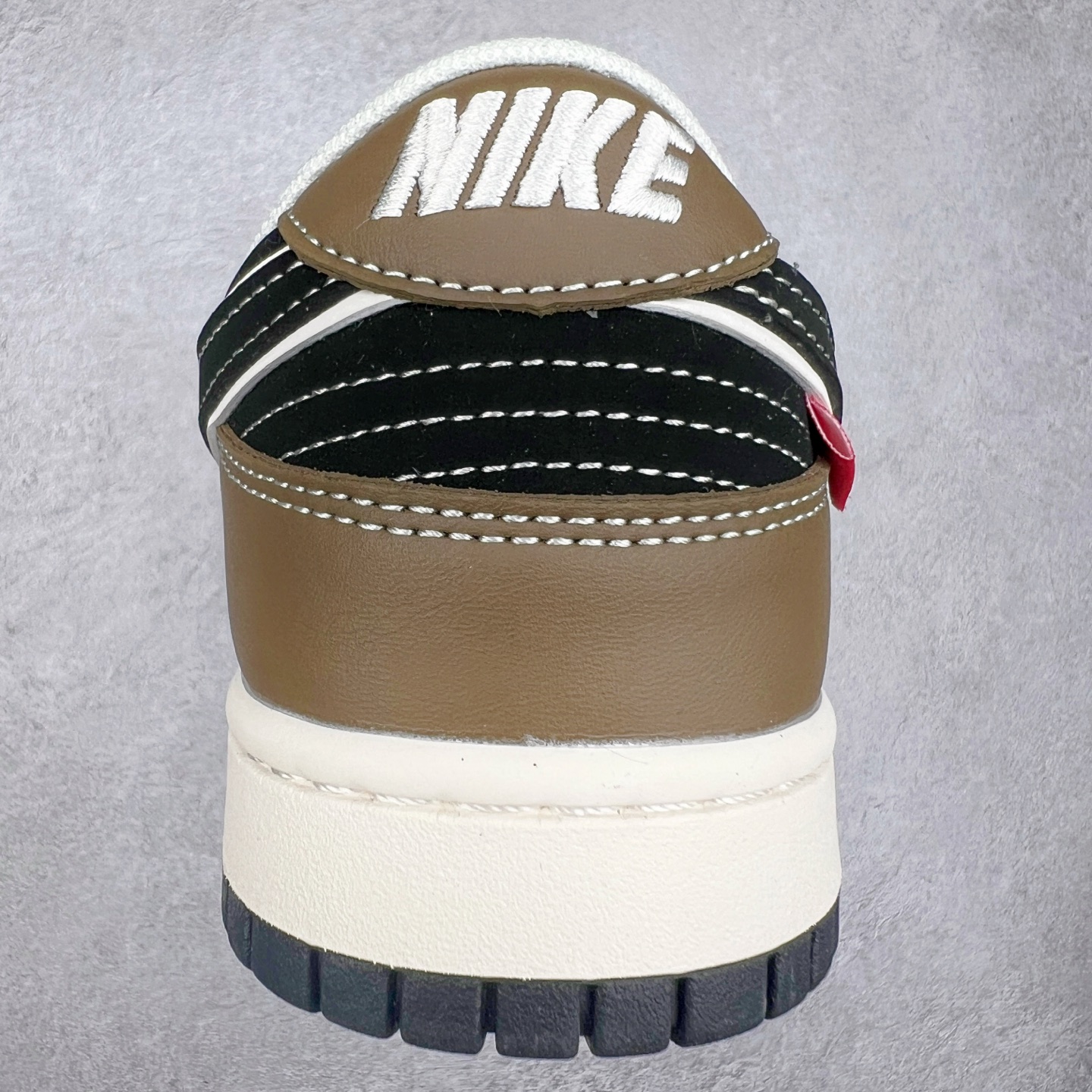 图片[8]-NK Dunk Low 定制配色 XS6089-502 大厂出品 极力推荐 原装头层材料 独家版型蒸餾加工帶來的是更好的视觉和脚感体验大厂纯原品质出货 清洁度 电绣工艺 皮料切割干净无任何毛边 细节完美 尺码：36 36.5 37.5 38 38.5 39 40 40.5 41 42 42.5 43 44 44.5 45-选品中心