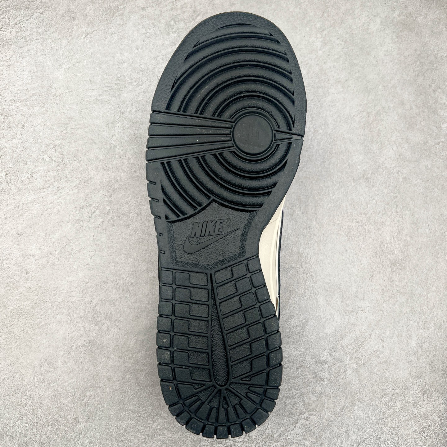 图片[9]-NK Dunk Low 定制配色 XS6089-502 大厂出品 极力推荐 原装头层材料 独家版型蒸餾加工帶來的是更好的视觉和脚感体验大厂纯原品质出货 清洁度 电绣工艺 皮料切割干净无任何毛边 细节完美 尺码：36 36.5 37.5 38 38.5 39 40 40.5 41 42 42.5 43 44 44.5 45-选品中心