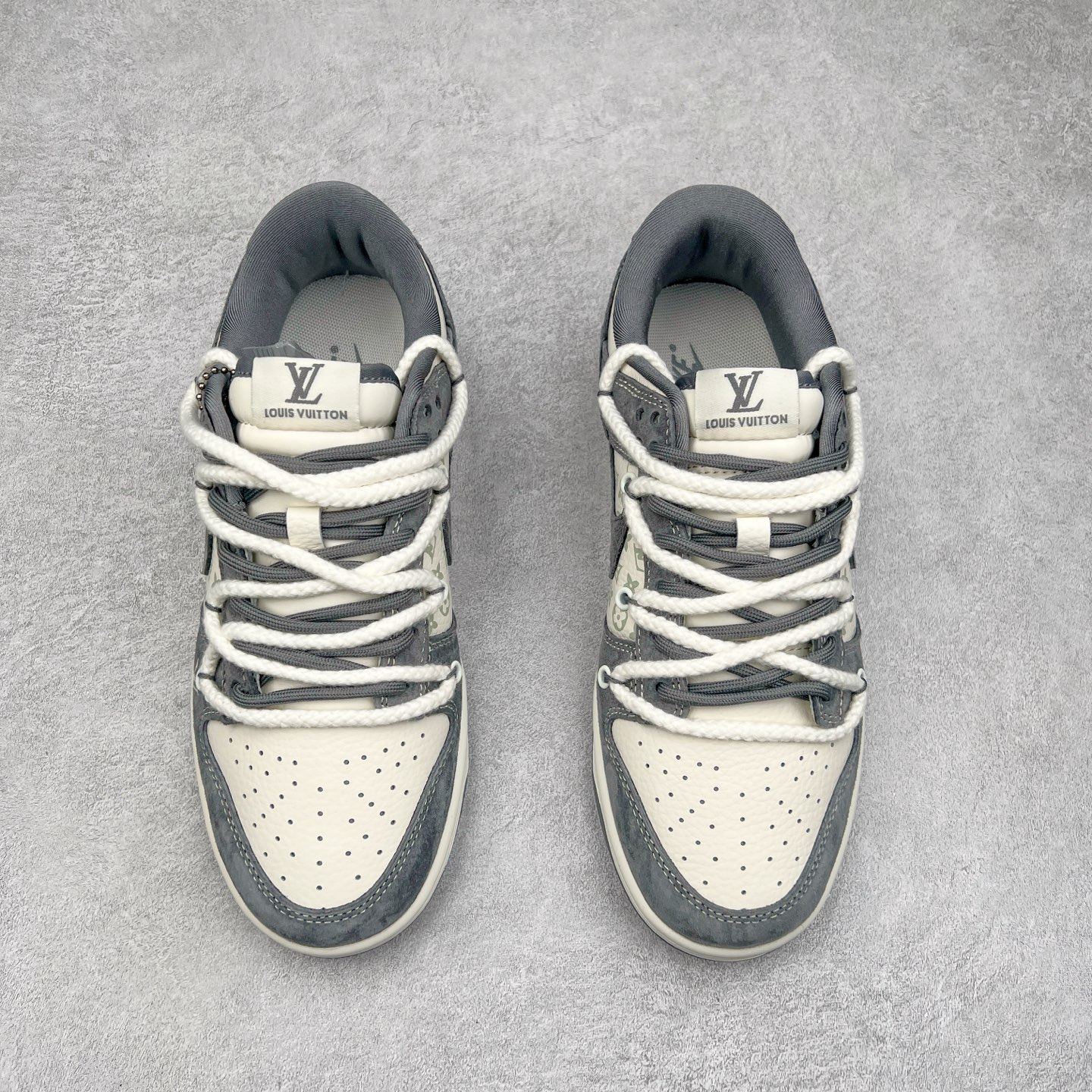 图片[2]-NK Dunk Low 定制配色 FC1688-138 大厂出品 极力推荐 原装头层材料 独家版型蒸餾加工帶來的是更好的视觉和脚感体验大厂纯原品质出货 清洁度 电绣工艺 皮料切割干净无任何毛边 细节完美 尺码：36 36.5 37.5 38 38.5 39 40 40.5 41 42 42.5 43 44 44.5 45-选品中心