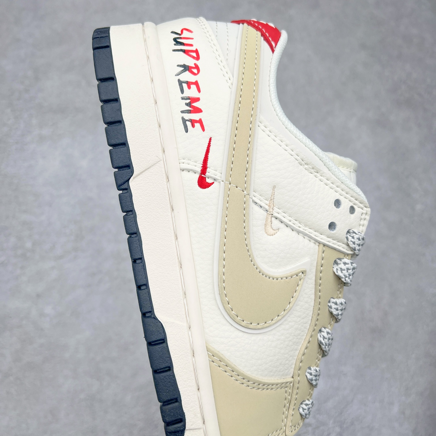 图片[6]-NK Dunk Low 定制配色 XS6089-506 大厂出品 极力推荐 原装头层材料 独家版型蒸餾加工帶來的是更好的视觉和脚感体验大厂纯原品质出货 清洁度 电绣工艺 皮料切割干净无任何毛边 细节完美 尺码：36 36.5 37.5 38 38.5 39 40 40.5 41 42 42.5 43 44 44.5 45-选品中心