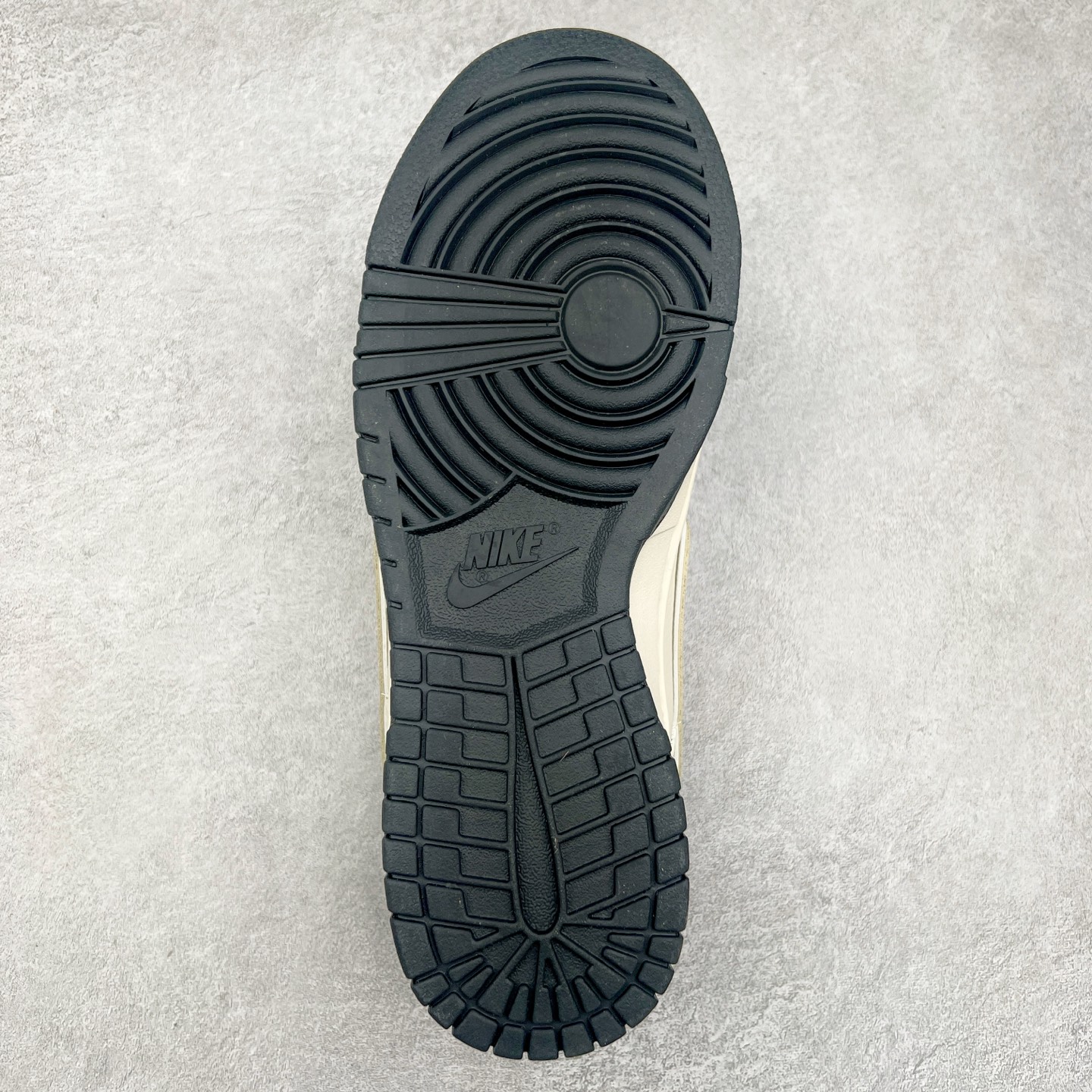 图片[9]-NK Dunk Low 定制配色 XS6089-506 大厂出品 极力推荐 原装头层材料 独家版型蒸餾加工帶來的是更好的视觉和脚感体验大厂纯原品质出货 清洁度 电绣工艺 皮料切割干净无任何毛边 细节完美 尺码：36 36.5 37.5 38 38.5 39 40 40.5 41 42 42.5 43 44 44.5 45-选品中心