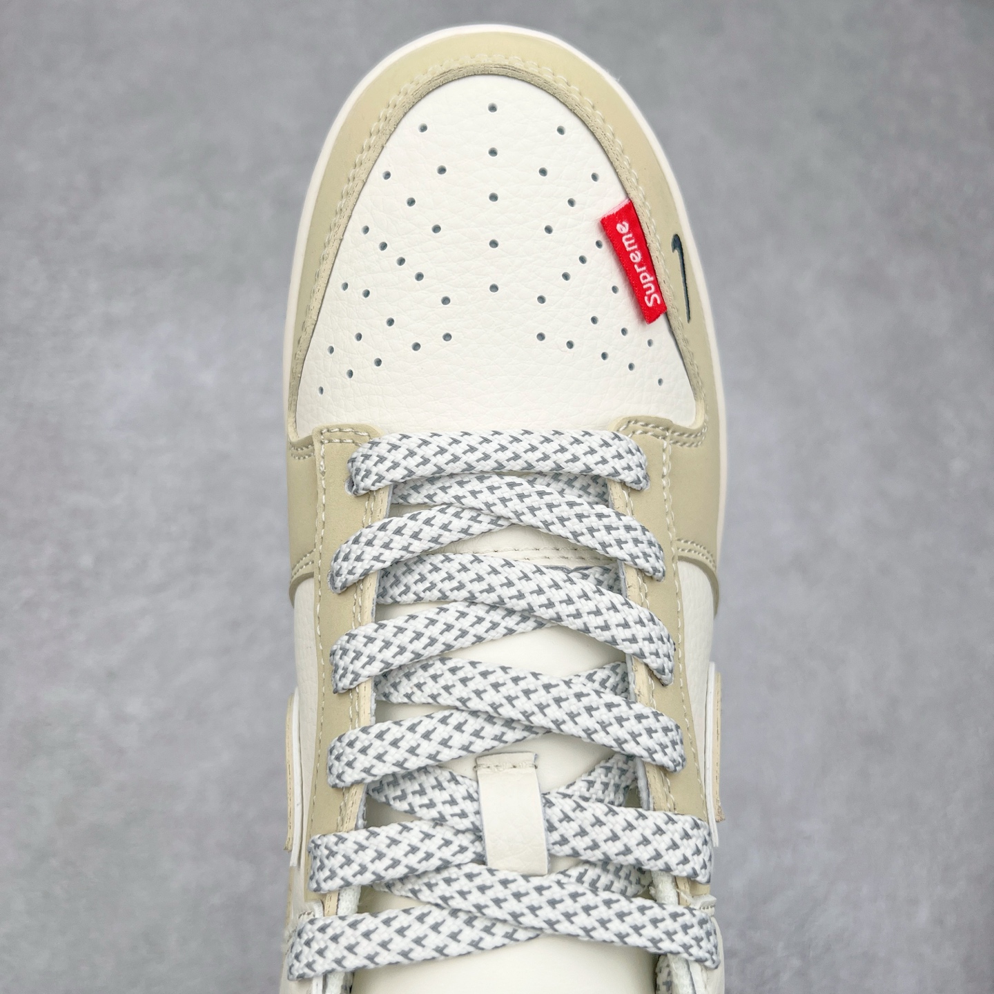 图片[4]-NK Dunk Low 定制配色 XS6089-506 大厂出品 极力推荐 原装头层材料 独家版型蒸餾加工帶來的是更好的视觉和脚感体验大厂纯原品质出货 清洁度 电绣工艺 皮料切割干净无任何毛边 细节完美 尺码：36 36.5 37.5 38 38.5 39 40 40.5 41 42 42.5 43 44 44.5 45-选品中心