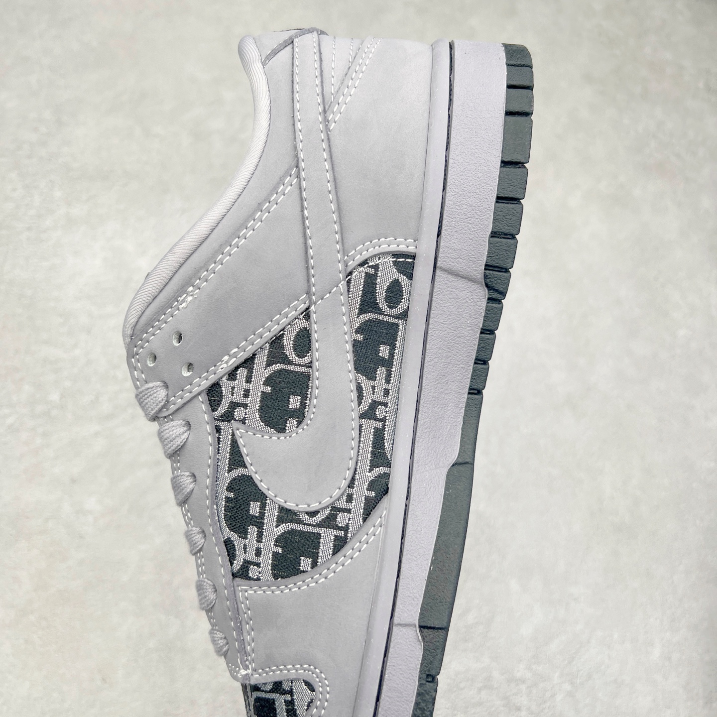 图片[7]-NK Dunk Low 定制配色 KK1333-029 大厂出品 极力推荐 原装头层材料 独家版型蒸餾加工帶來的是更好的视觉和脚感体验大厂纯原品质出货 清洁度 电绣工艺 皮料切割干净无任何毛边 细节完美 尺码：36 36.5 37.5 38 38.5 39 40 40.5 41 42 42.5 43 44 44.5 45-选品中心