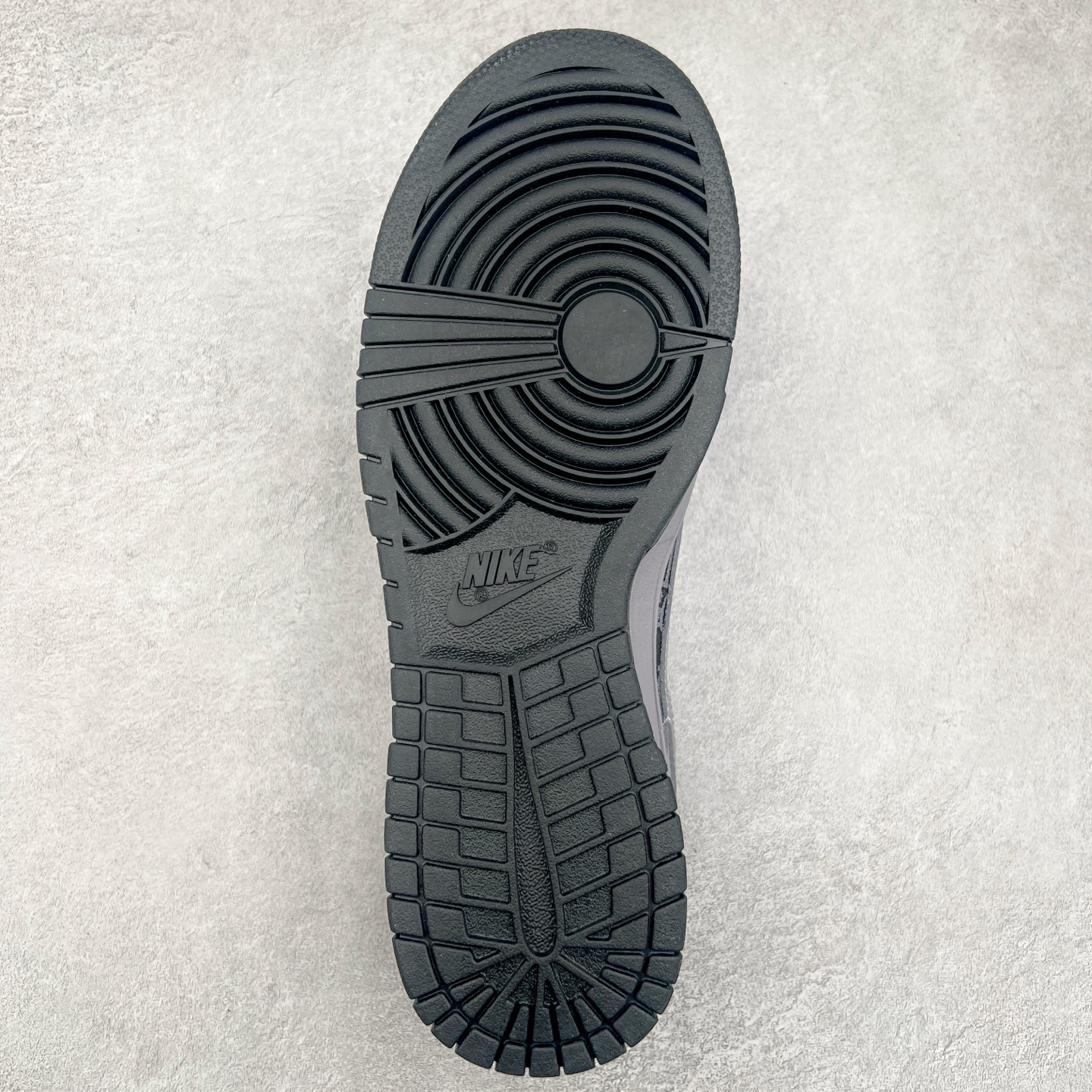 图片[9]-NK Dunk Low 定制配色 KK1333-029 大厂出品 极力推荐 原装头层材料 独家版型蒸餾加工帶來的是更好的视觉和脚感体验大厂纯原品质出货 清洁度 电绣工艺 皮料切割干净无任何毛边 细节完美 尺码：36 36.5 37.5 38 38.5 39 40 40.5 41 42 42.5 43 44 44.5 45-选品中心