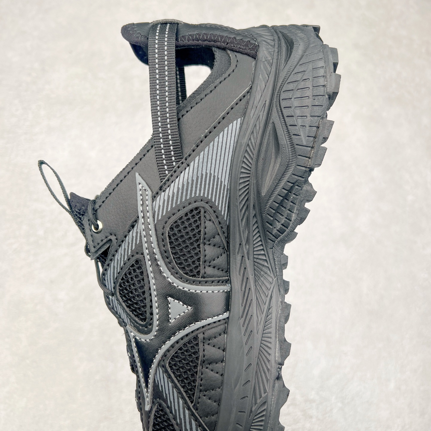 图片[7]-Mizuno Speed 2K 美津浓复古厚底织物合成革防滑耐磨透气低帮休闲跑步鞋 美津浓（Mizuno）是日本美津浓株式会社于1906年创立的运动品牌，经过一个多世纪的不断努力现已成为世界著名的运动器具、服装和鞋类生产商。美津浓力求服务于各类运动项目，并竭力使运动生活更加愉快和振奋。产品种类齐全，覆盖几乎全部主要运动项目，达到30万多个品类。尺码：36 36.5 37.5 38 38.5 39 40 40.5 41 42 42.5 43 44 44.5 45-选品中心