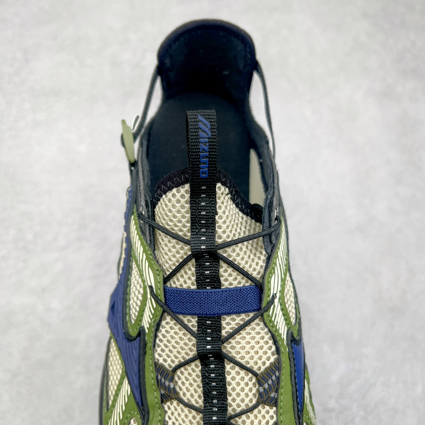 图片[5]-Mizuno Speed 2K 美津浓复古厚底织物合成革防滑耐磨透气低帮休闲跑步鞋 美津浓（Mizuno）是日本美津浓株式会社于1906年创立的运动品牌，经过一个多世纪的不断努力现已成为世界著名的运动器具、服装和鞋类生产商。美津浓力求服务于各类运动项目，并竭力使运动生活更加愉快和振奋。产品种类齐全，覆盖几乎全部主要运动项目，达到30万多个品类。尺码：36 36.5 37.5 38 38.5 39 40 40.5 41 42 42.5 43 44 44.5 45-选品中心