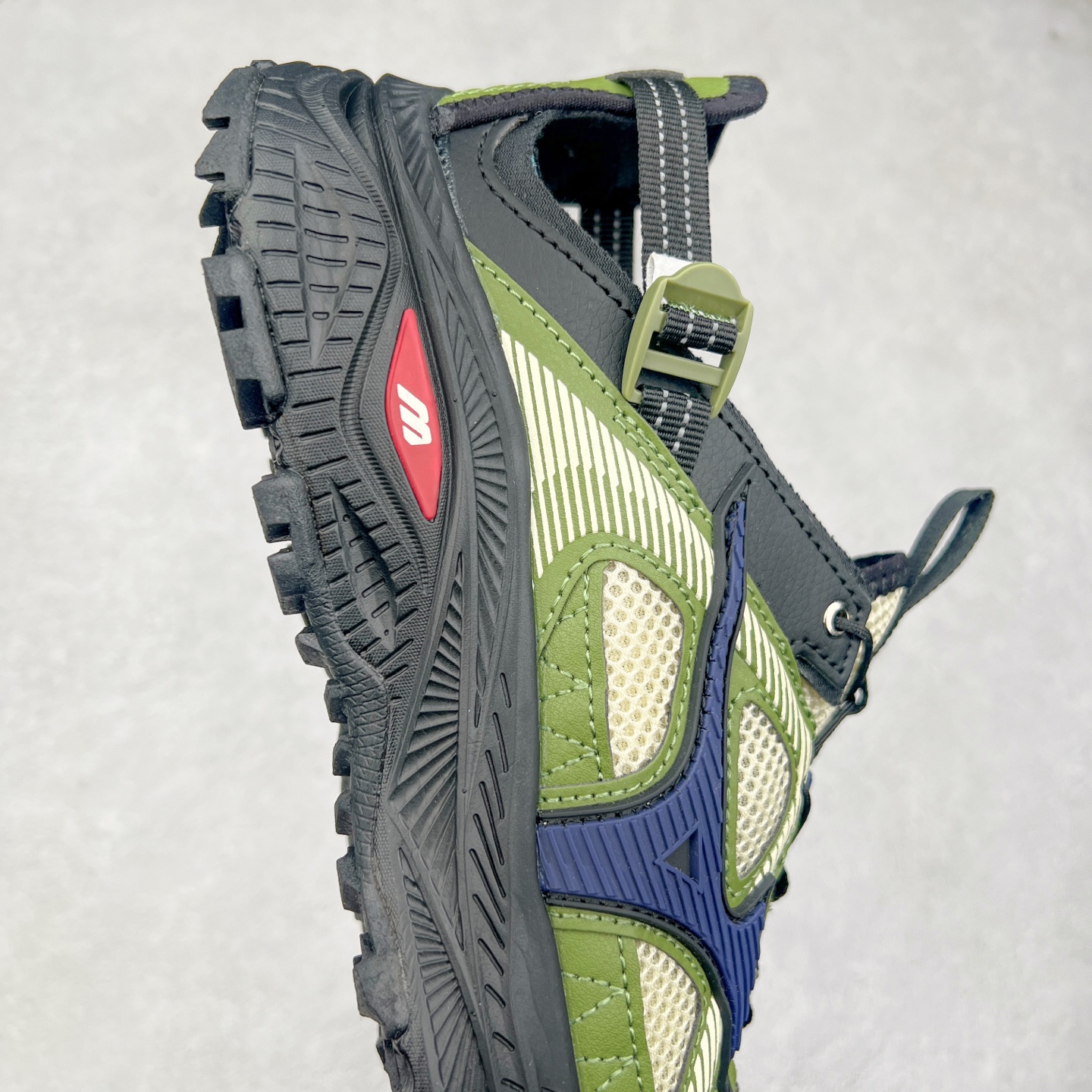 图片[6]-Mizuno Speed 2K 美津浓复古厚底织物合成革防滑耐磨透气低帮休闲跑步鞋 美津浓（Mizuno）是日本美津浓株式会社于1906年创立的运动品牌，经过一个多世纪的不断努力现已成为世界著名的运动器具、服装和鞋类生产商。美津浓力求服务于各类运动项目，并竭力使运动生活更加愉快和振奋。产品种类齐全，覆盖几乎全部主要运动项目，达到30万多个品类。尺码：36 36.5 37.5 38 38.5 39 40 40.5 41 42 42.5 43 44 44.5 45-选品中心