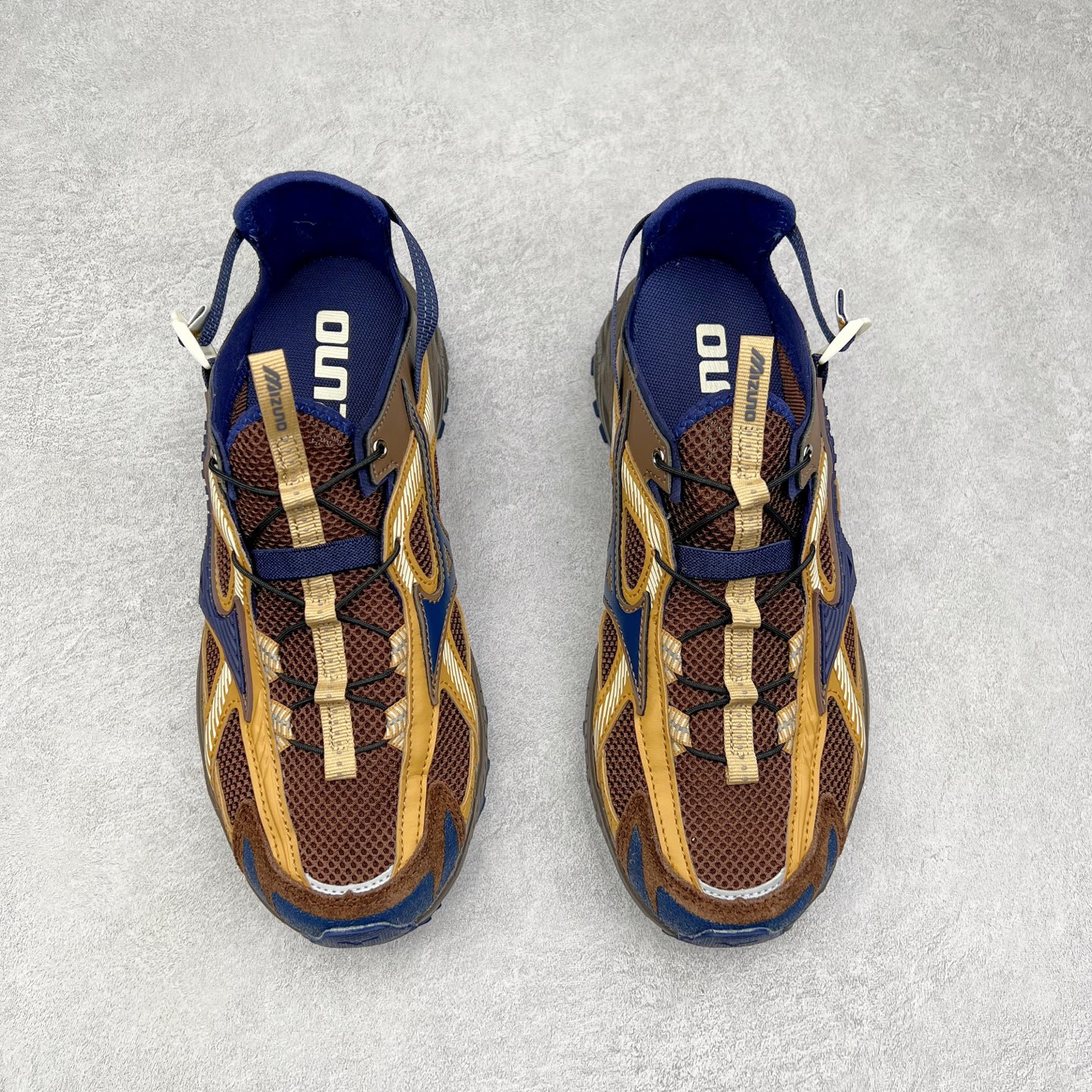 图片[2]-Mizuno Speed 2K 美津浓复古厚底织物合成革防滑耐磨透气低帮休闲跑步鞋 美津浓（Mizuno）是日本美津浓株式会社于1906年创立的运动品牌，经过一个多世纪的不断努力现已成为世界著名的运动器具、服装和鞋类生产商。美津浓力求服务于各类运动项目，并竭力使运动生活更加愉快和振奋。产品种类齐全，覆盖几乎全部主要运动项目，达到30万多个品类。尺码：36 36.5 37.5 38 38.5 39 40 40.5 41 42 42.5 43 44 44.5 45-选品中心