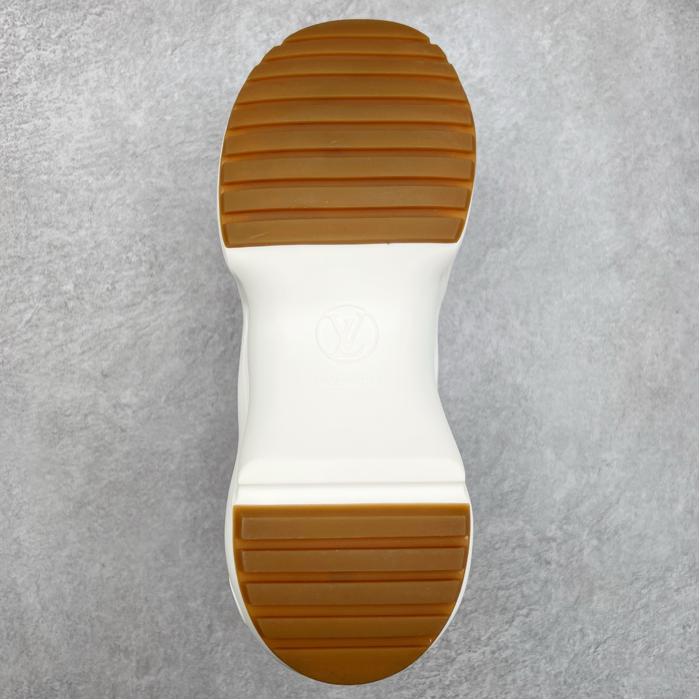 图片[9]-＃纯原福利 Louis Vuitton Archlight Sneakers lv真皮拼色减震运动弓型舞蹈复古走秀老爹运动鞋 升级2023原装配件5D效果礼盒及全套原装配件包装物#支持感应NFC官网跳转#雪梨形超软沙绒纸团+细节制造精品#采用头层小牛皮革饰片#独立开发TPU回弹中底#组合TPR耐磨外底#超软皮内里脚垫❗ 尺码：35-39-选品中心